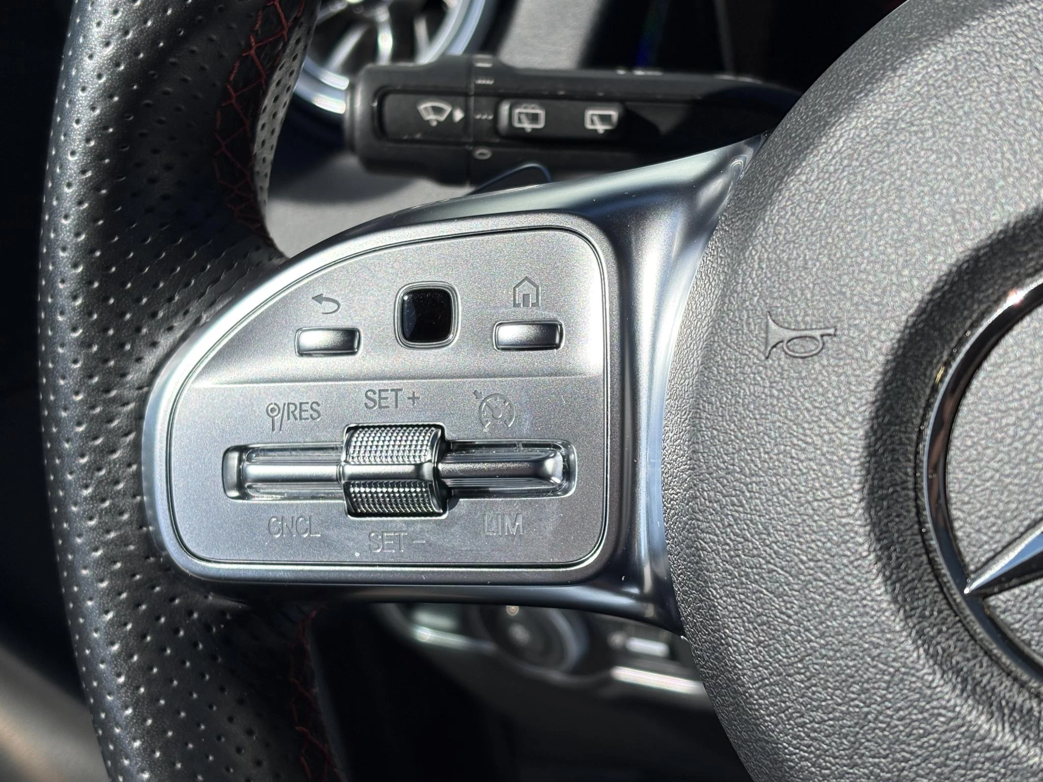 Hoofdafbeelding Mercedes-Benz EQB