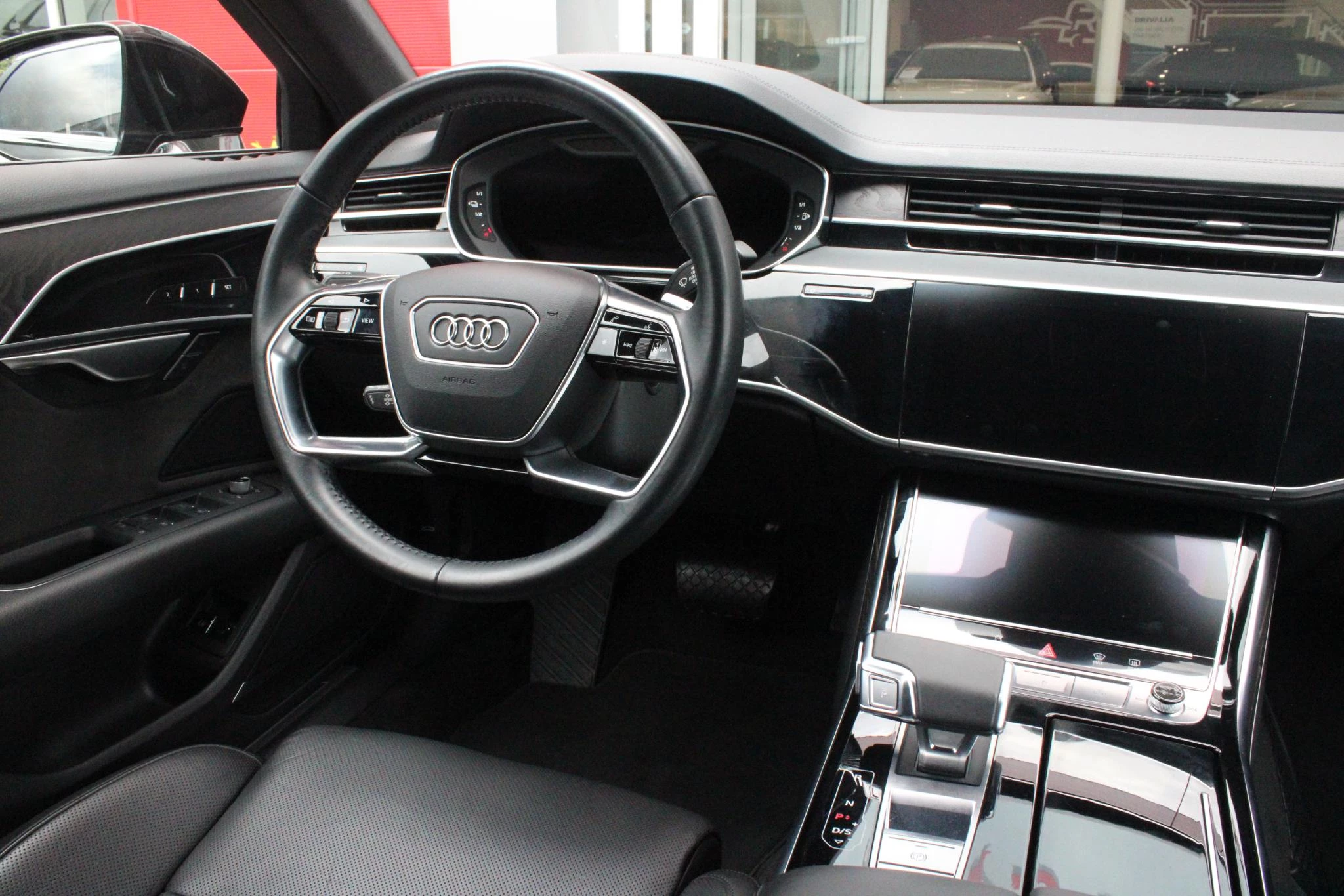 Hoofdafbeelding Audi A8