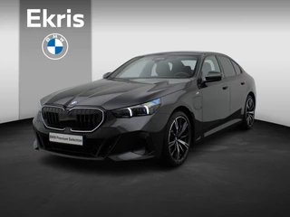 BMW 5 Serie Sedan 530e M Sportpakket Pro | Innovation Pack | Travel Pack | Comfort Pack | Stuurwielrand Verwarmd | Panoramadak | Comfortstoelen | Driving Assistant Professional | Harman Kardon | 20''