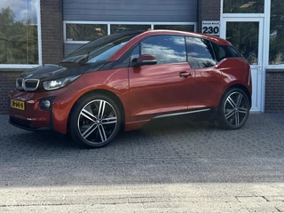Hoofdafbeelding BMW i3 BMW i3 Comfort 22 kWh AUT LEDER/ECC-AIRCO/PANO/STOEL.VW