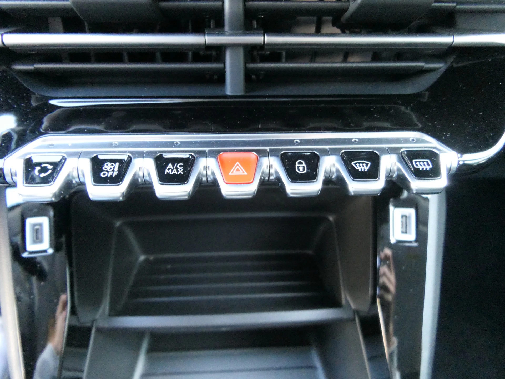Hoofdafbeelding Peugeot e-208