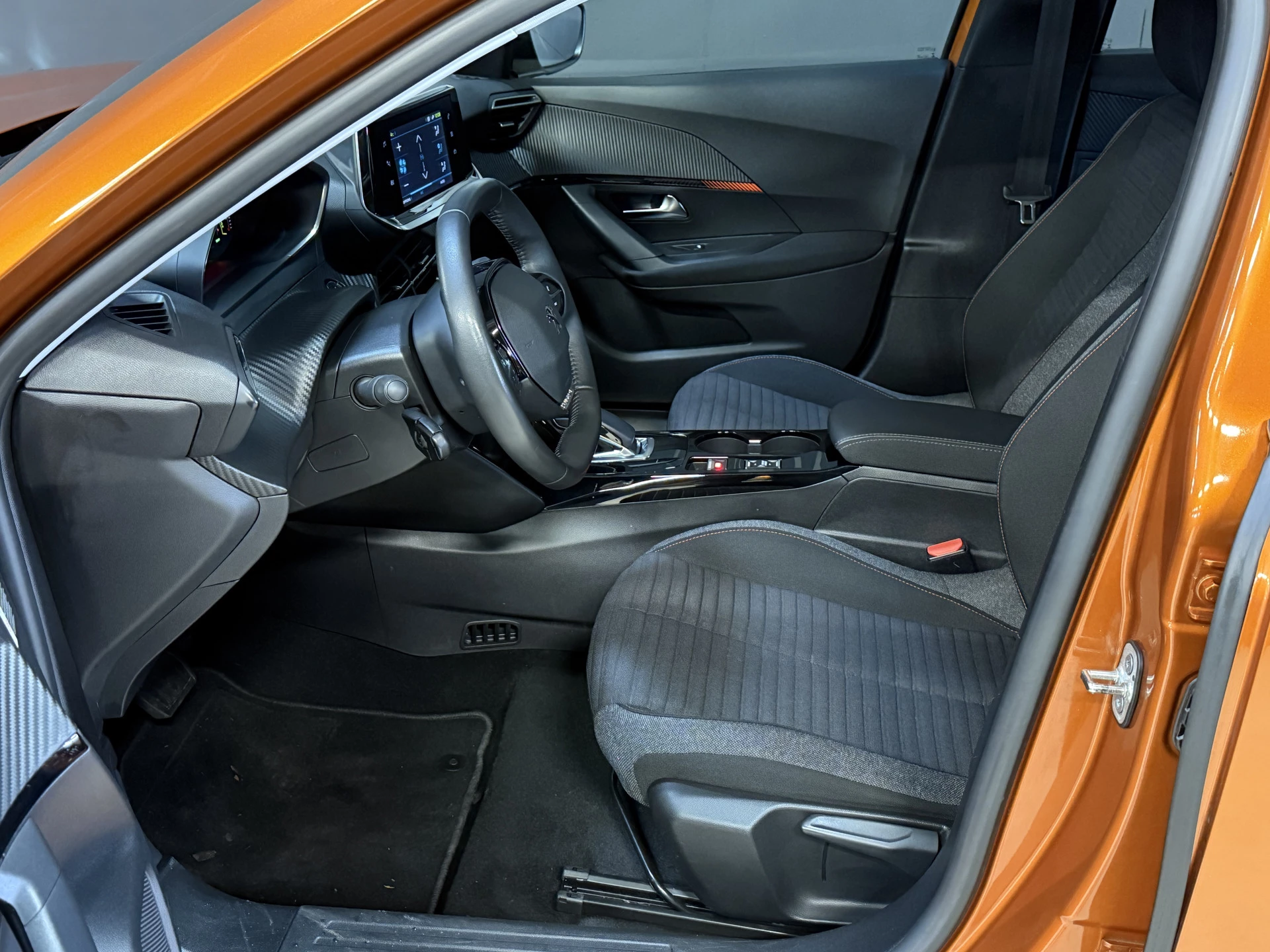 Hoofdafbeelding Peugeot e-2008