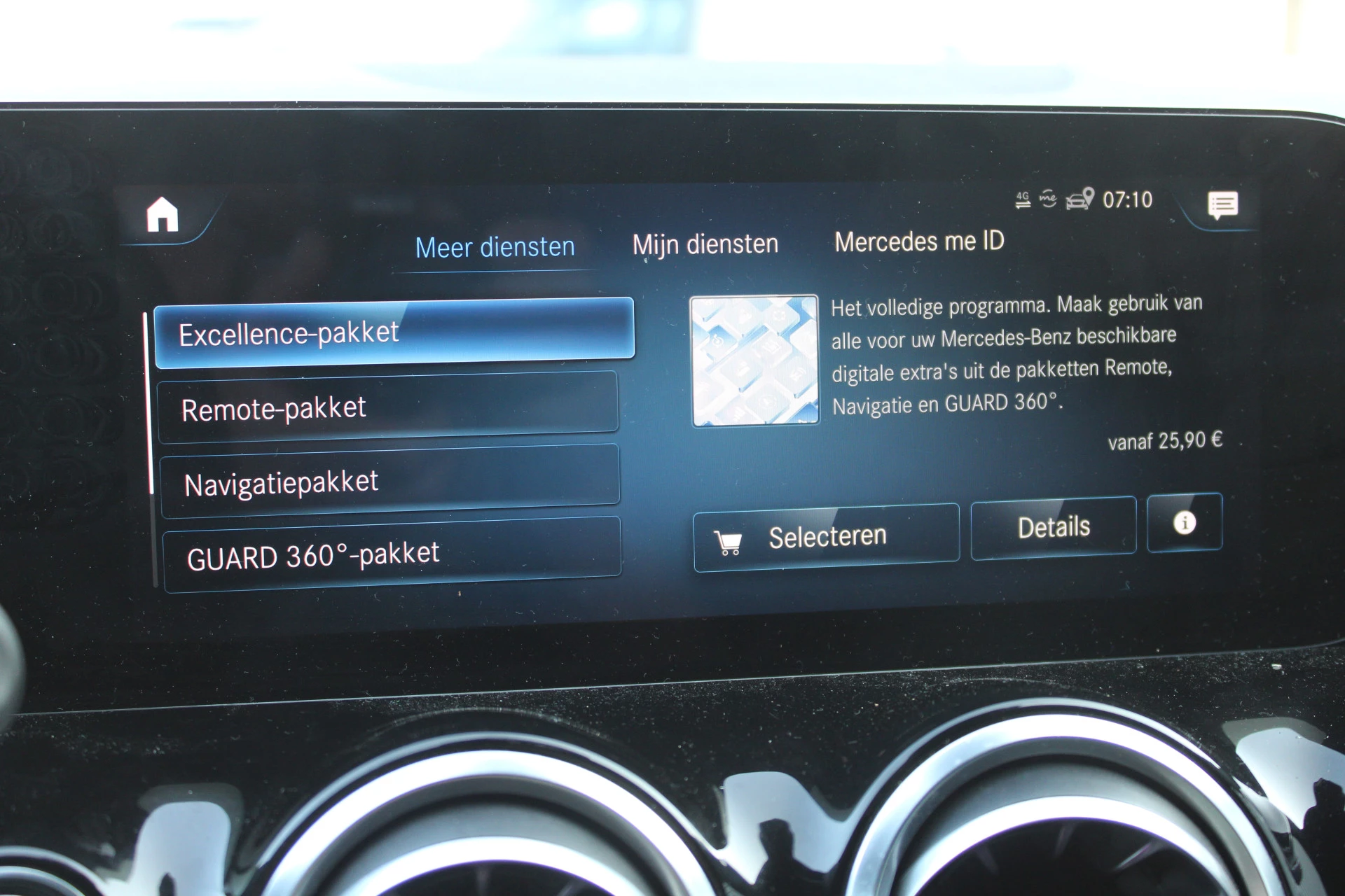 Hoofdafbeelding Mercedes-Benz EQA