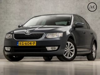 Škoda Octavia 1.0 TSI Luxury Automaat (RS KUIPSTOELEN, NAVIGATIE, NAP, CLIMATE, CRUISE, ELEK PAKKET, GETINT GLAS, ARMSTEUN, SPORTSTOELEN, LM VELGEN, PARKEERSENSOREN, TREKHAAK, NIEUWE APK, NIEUWSTAAT)