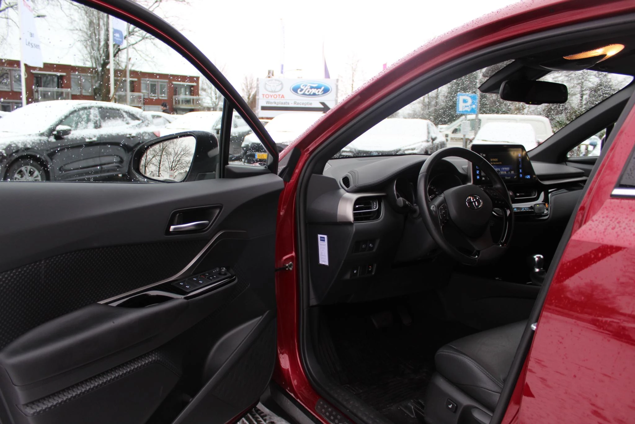 Hoofdafbeelding Toyota C-HR