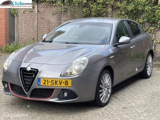Hoofdafbeelding Alfa Romeo Giulietta Alfa Romeo Giulietta 1.4 T Distinctive NAP Automaat Distr VV