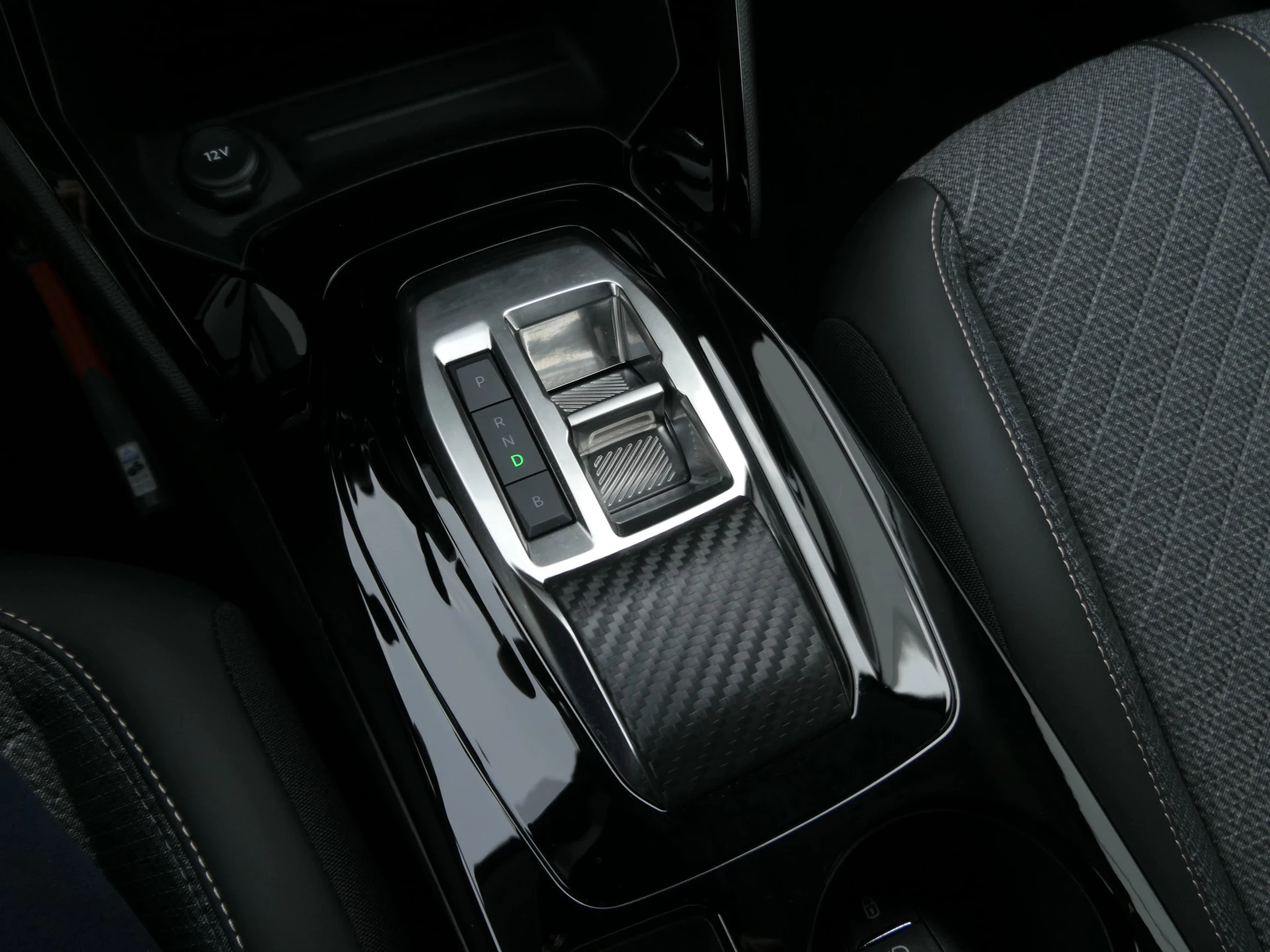 Hoofdafbeelding Peugeot e-208