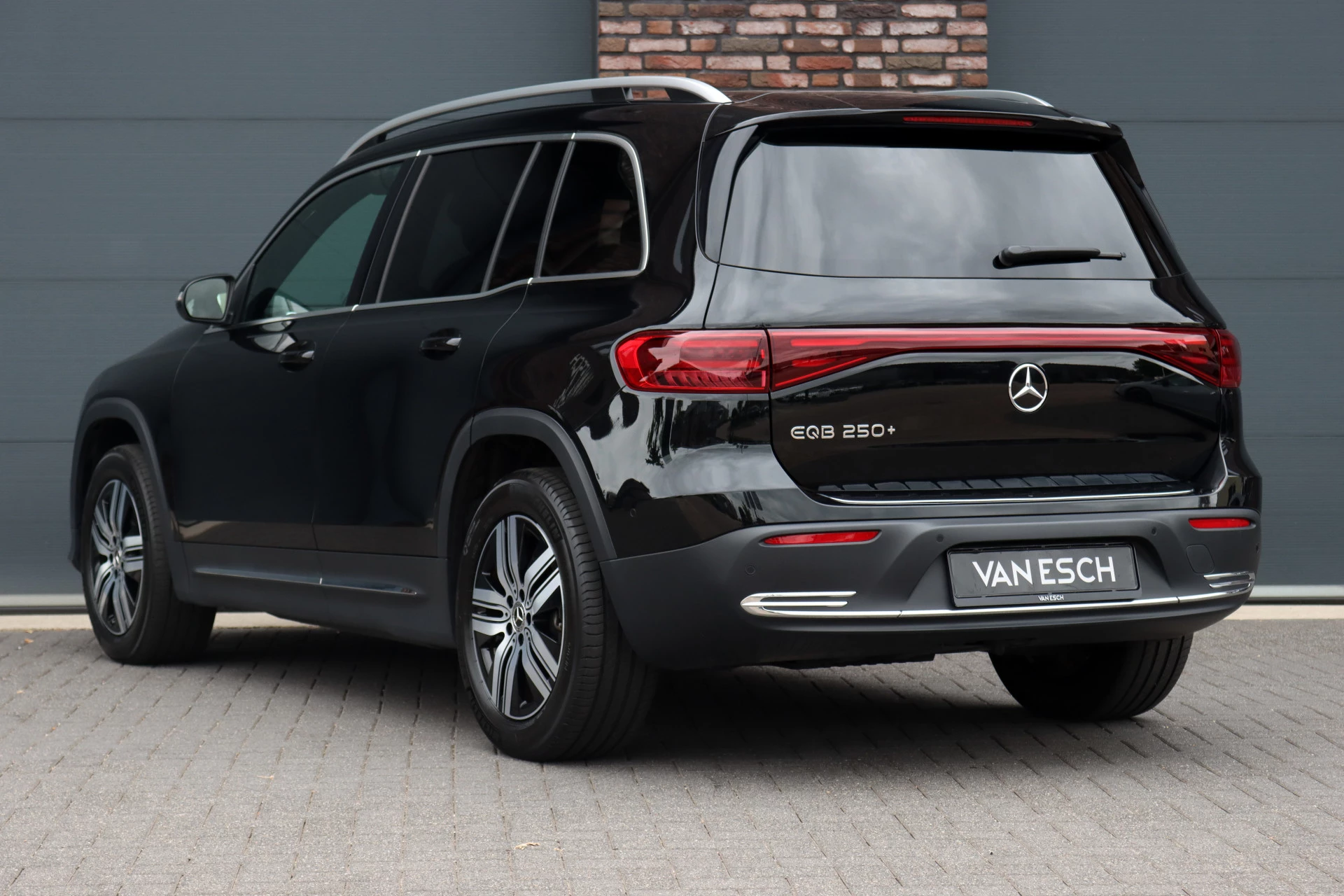 Hoofdafbeelding Mercedes-Benz EQB