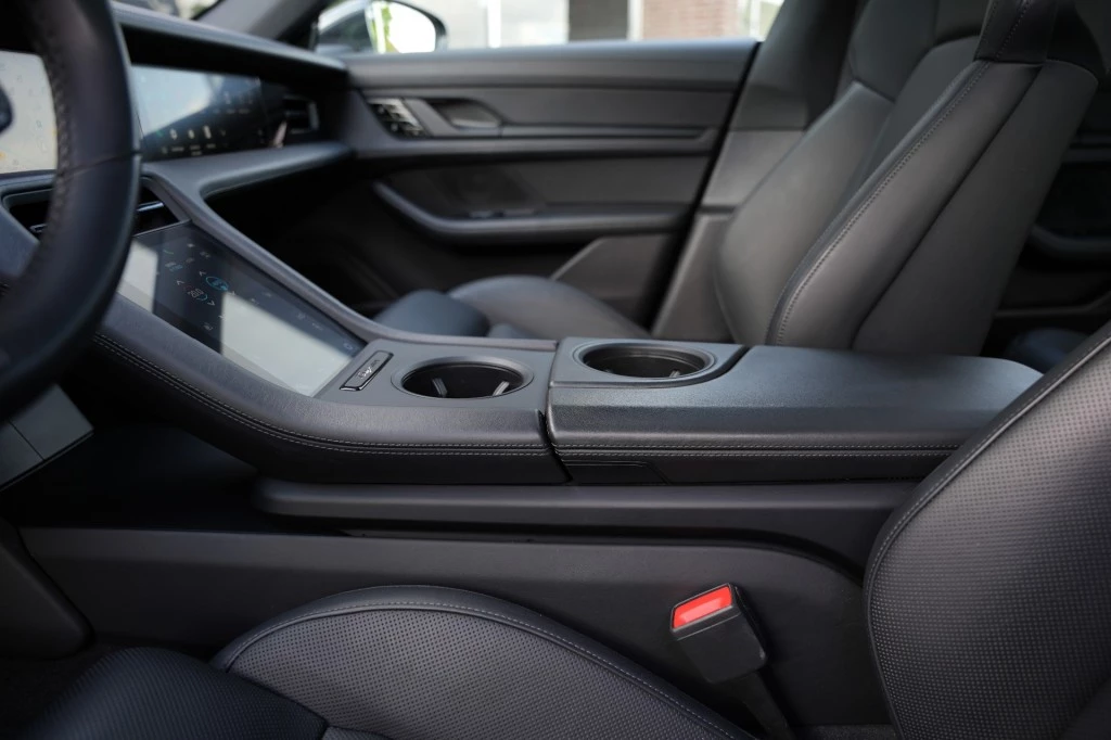 Hoofdafbeelding Porsche Taycan