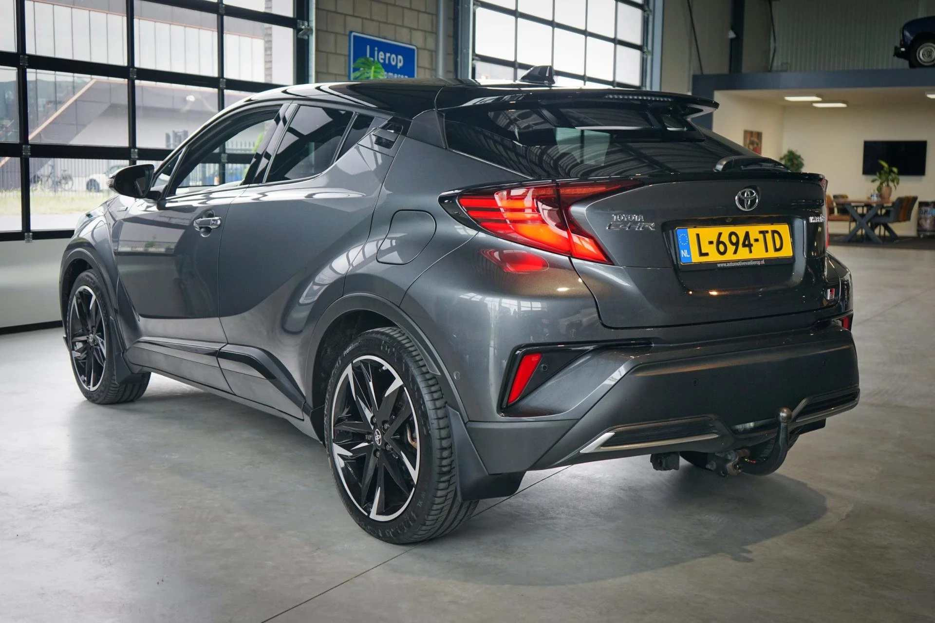 Hoofdafbeelding Toyota C-HR