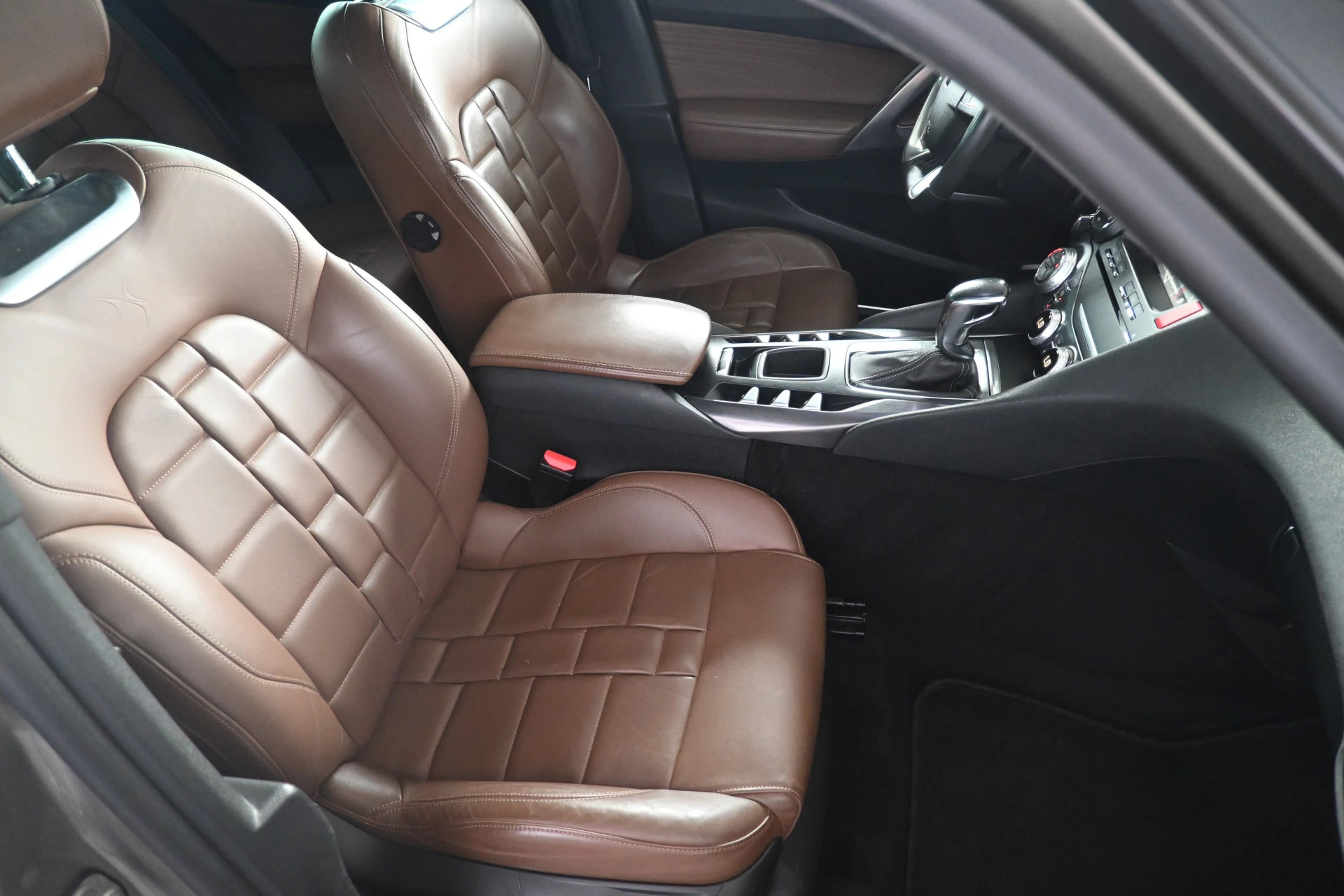 Hoofdafbeelding DS DS 5