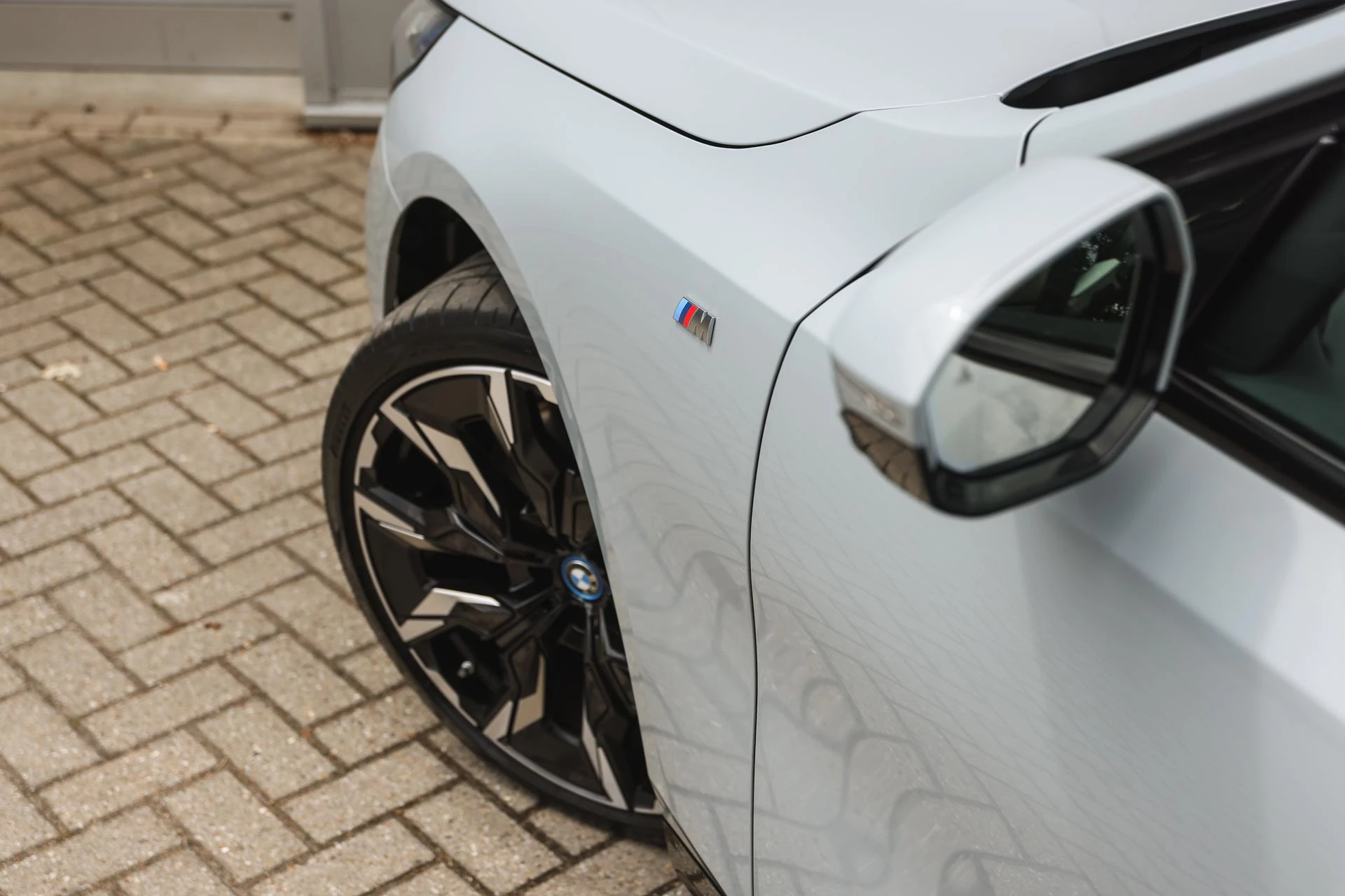Hoofdafbeelding BMW i5