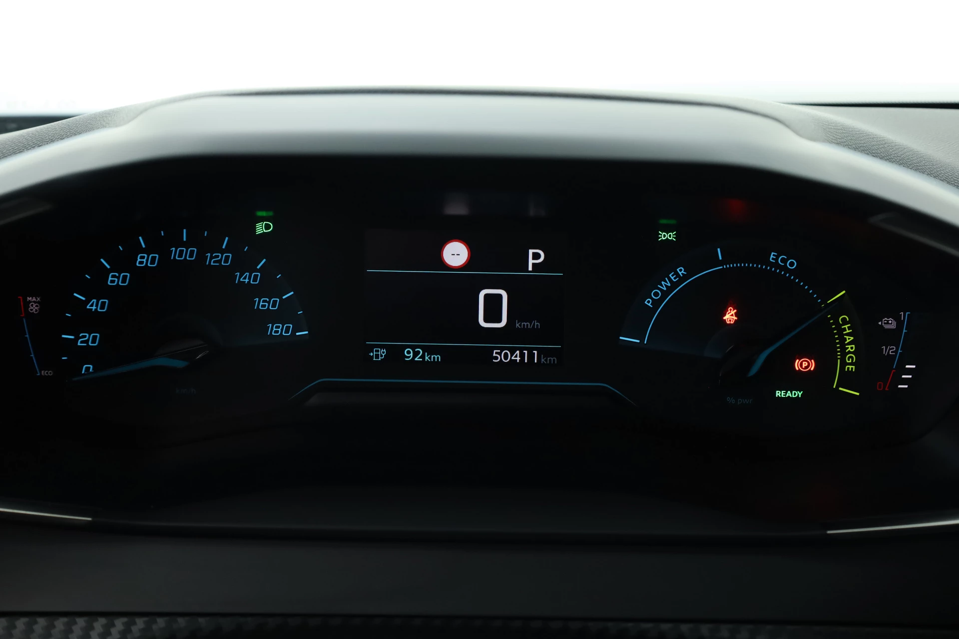 Hoofdafbeelding Peugeot e-2008