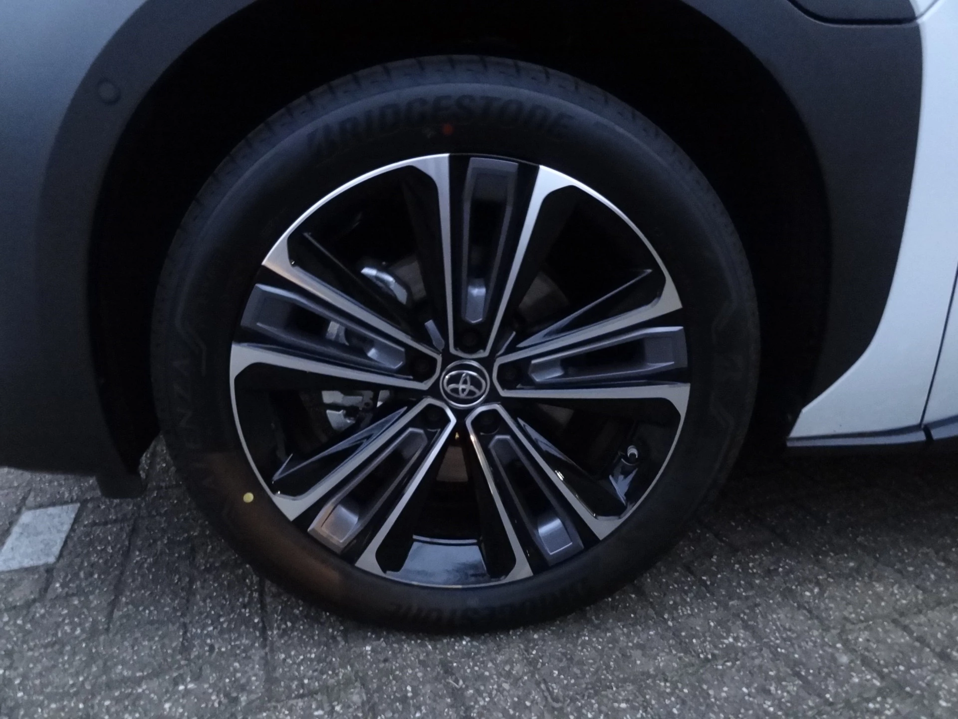 Hoofdafbeelding Toyota bZ4X