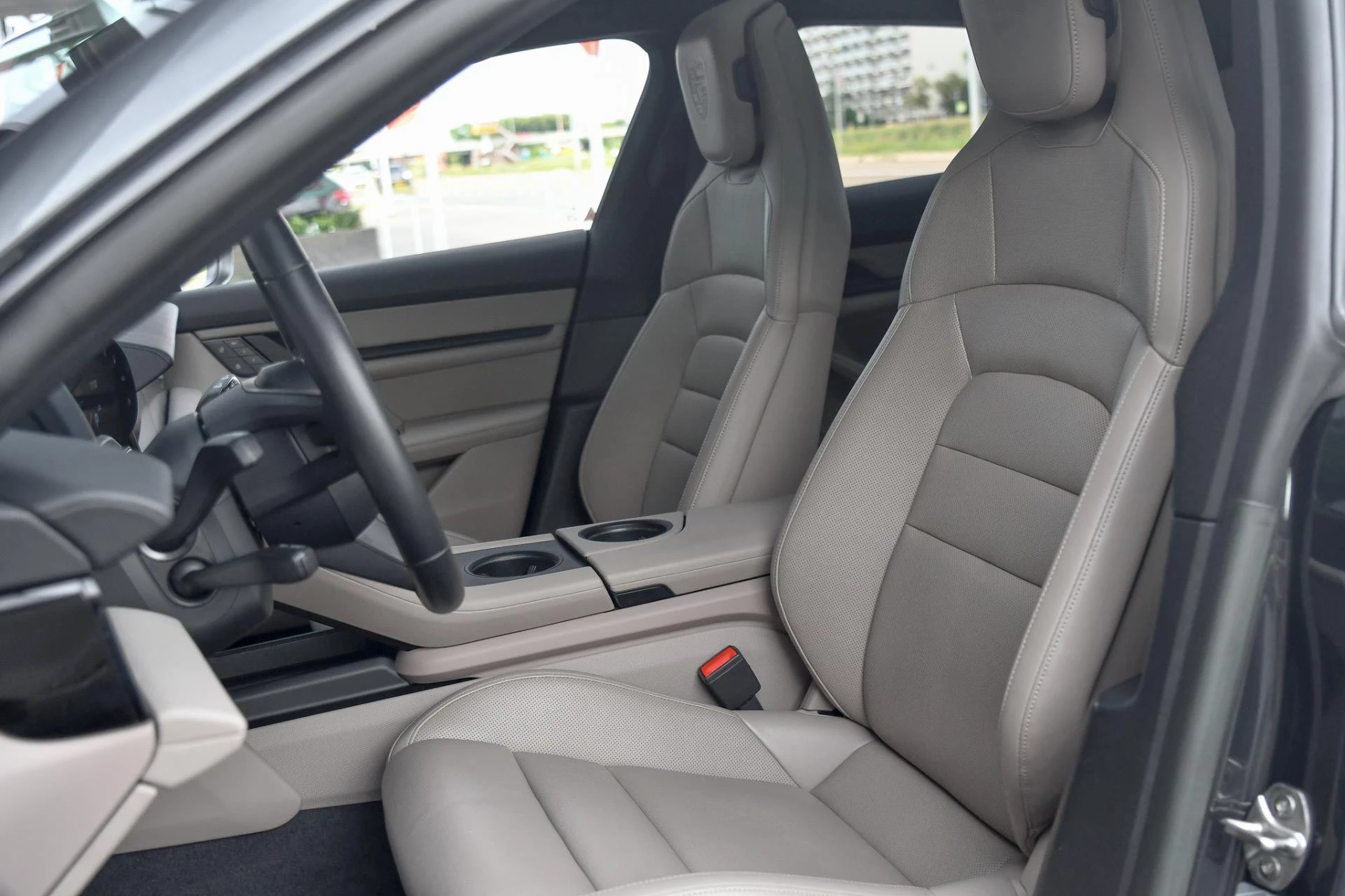 Hoofdafbeelding Porsche Taycan