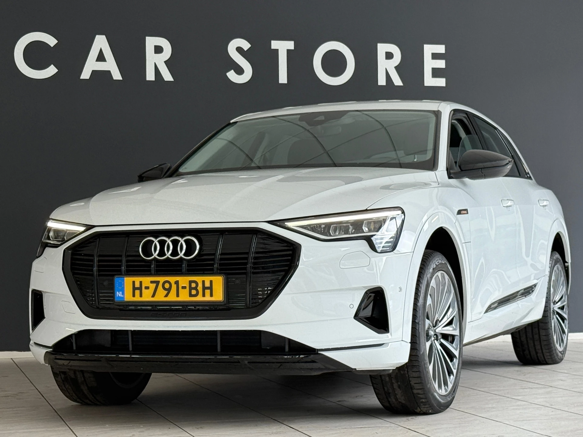 Hoofdafbeelding Audi e-tron