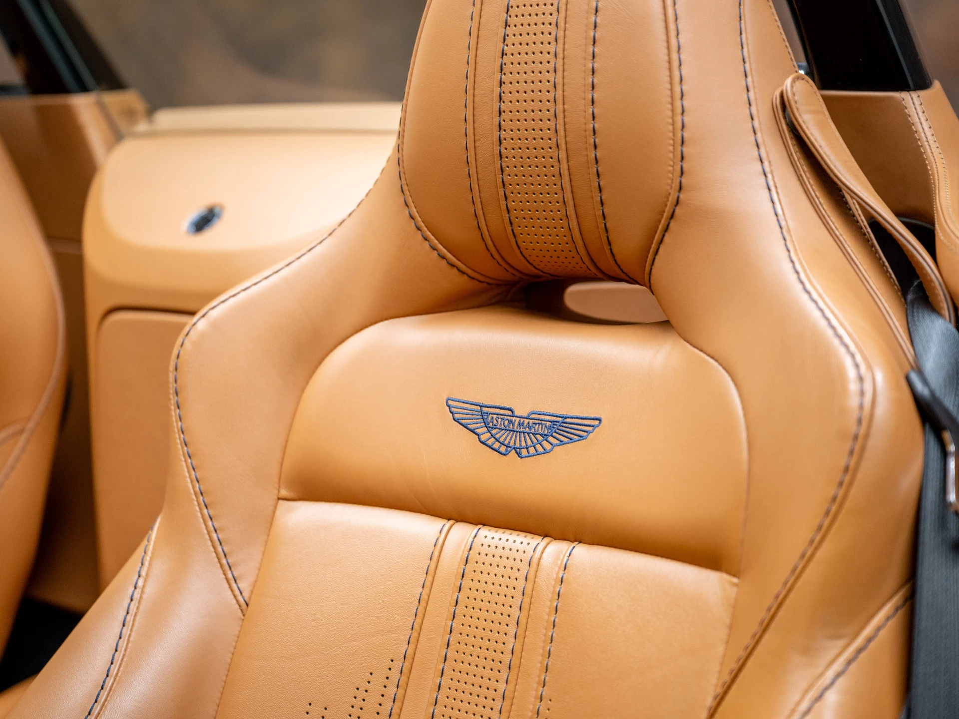 Hoofdafbeelding Aston Martin V8 Vantage