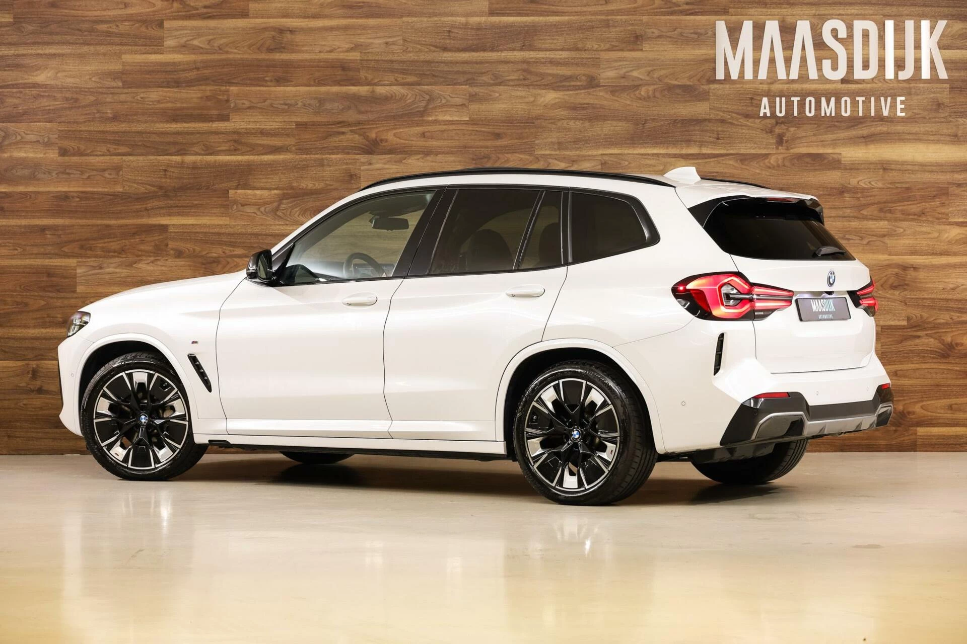 Hoofdafbeelding BMW iX3