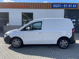 Hoofdafbeelding Mercedes-Benz Citan Mercedes-Benz Citan 108 CDI L1 Pro / vaste prijs rijklaar € 15.950 ex btw / lease vanaf € 292 / airco / cruise / trekhaak / apple carplay android auto / schuifdeur !