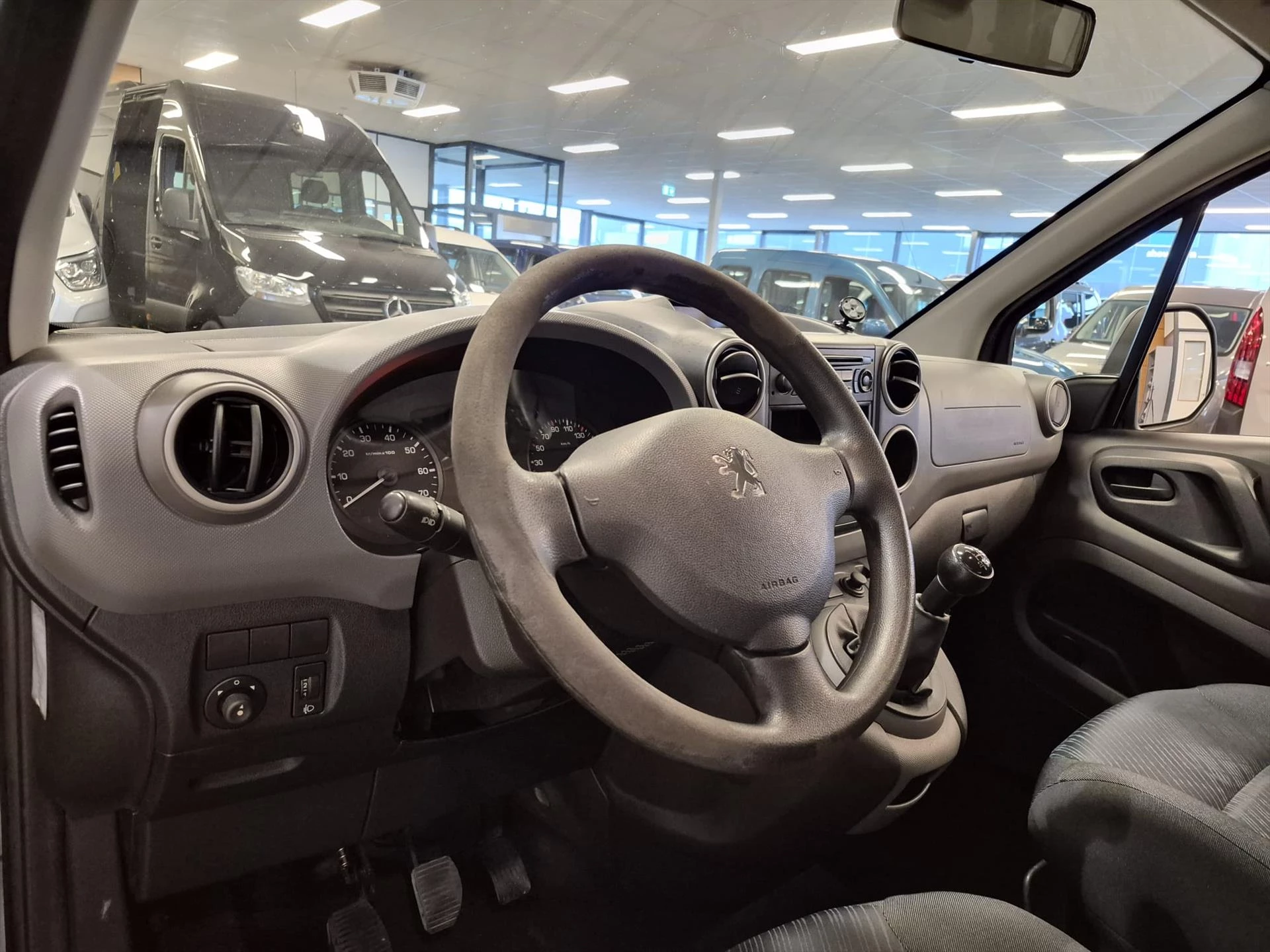 Hoofdafbeelding Peugeot Partner