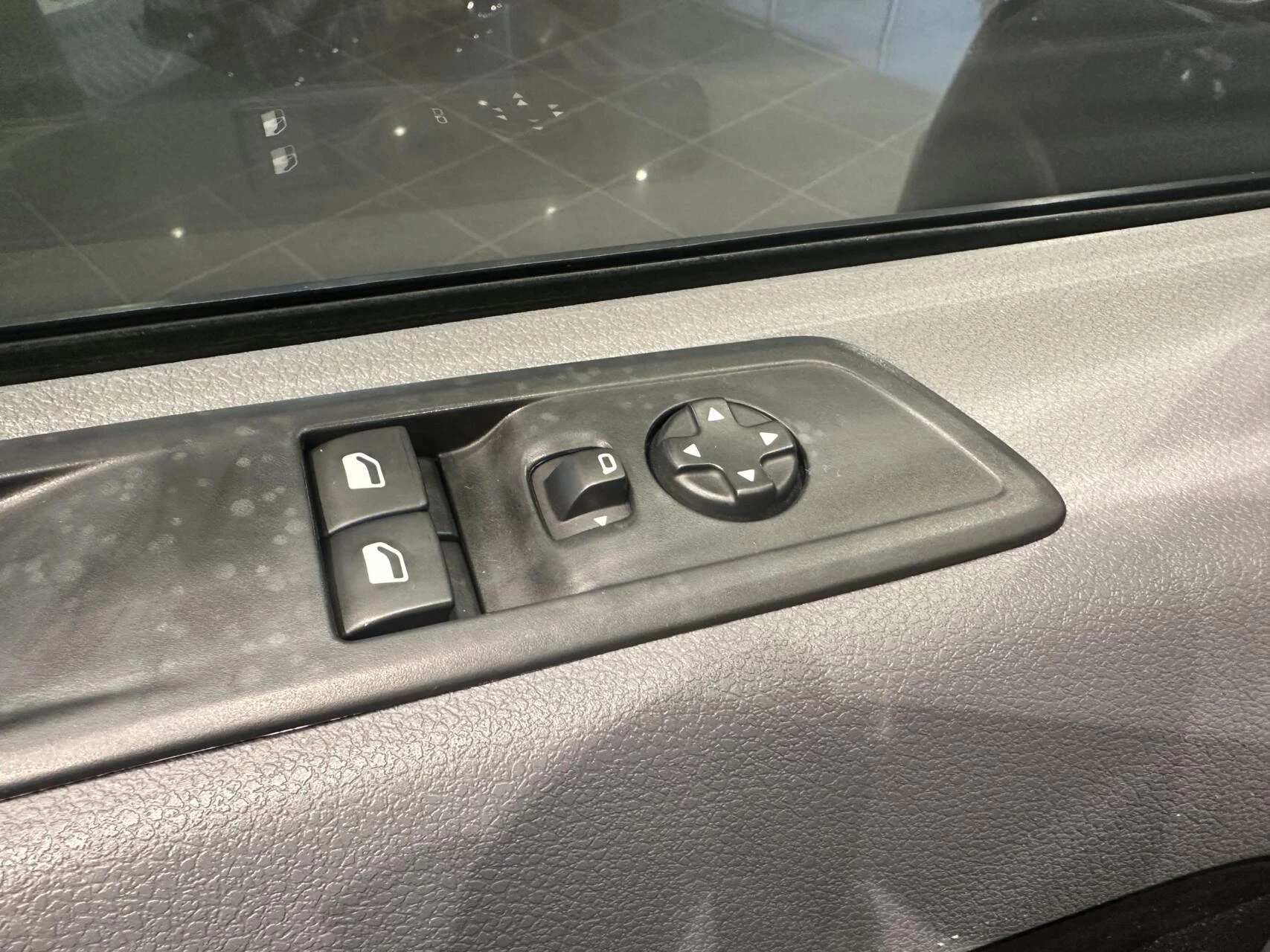 Hoofdafbeelding Peugeot Traveller