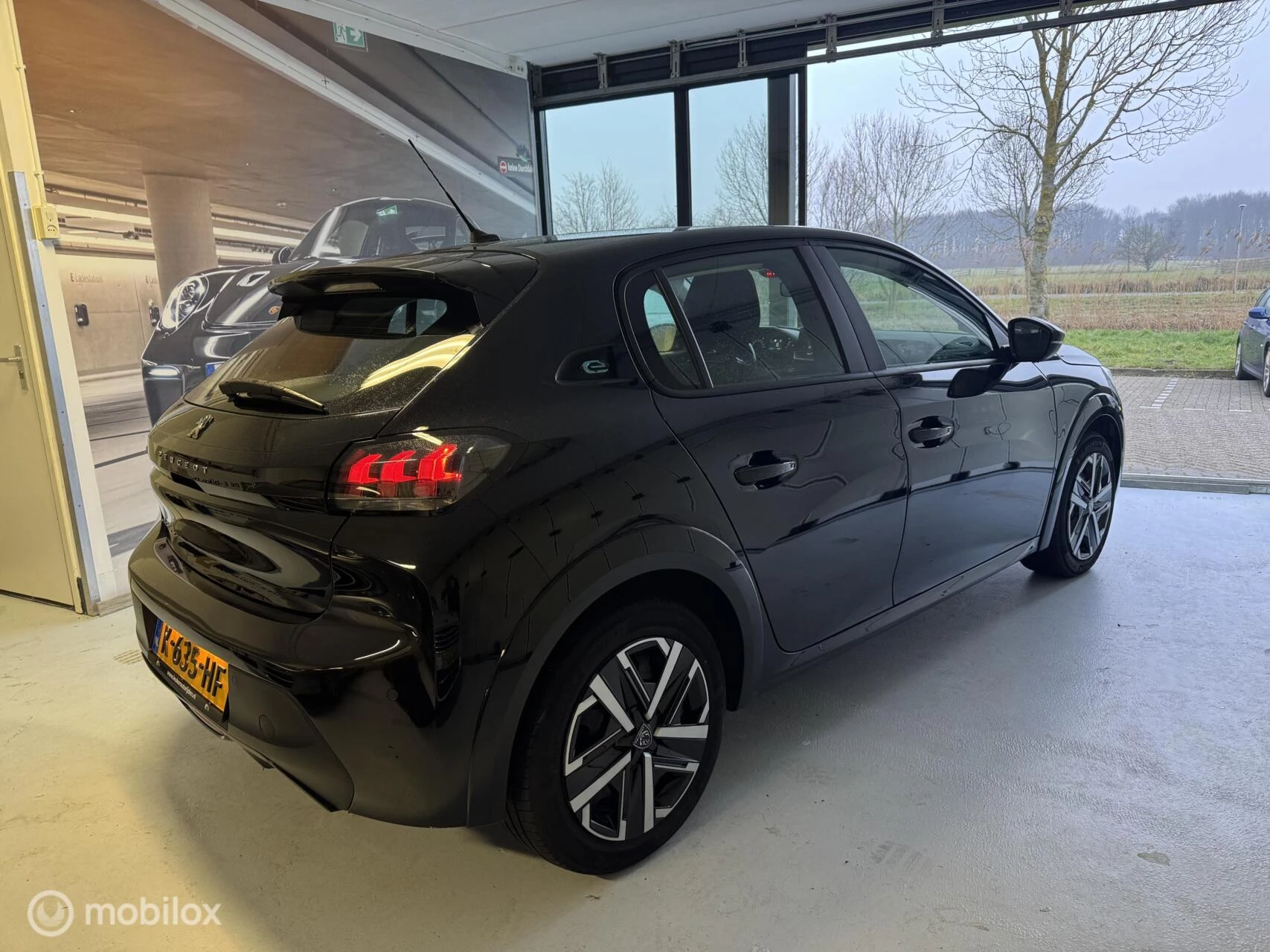 Hoofdafbeelding Peugeot e-208