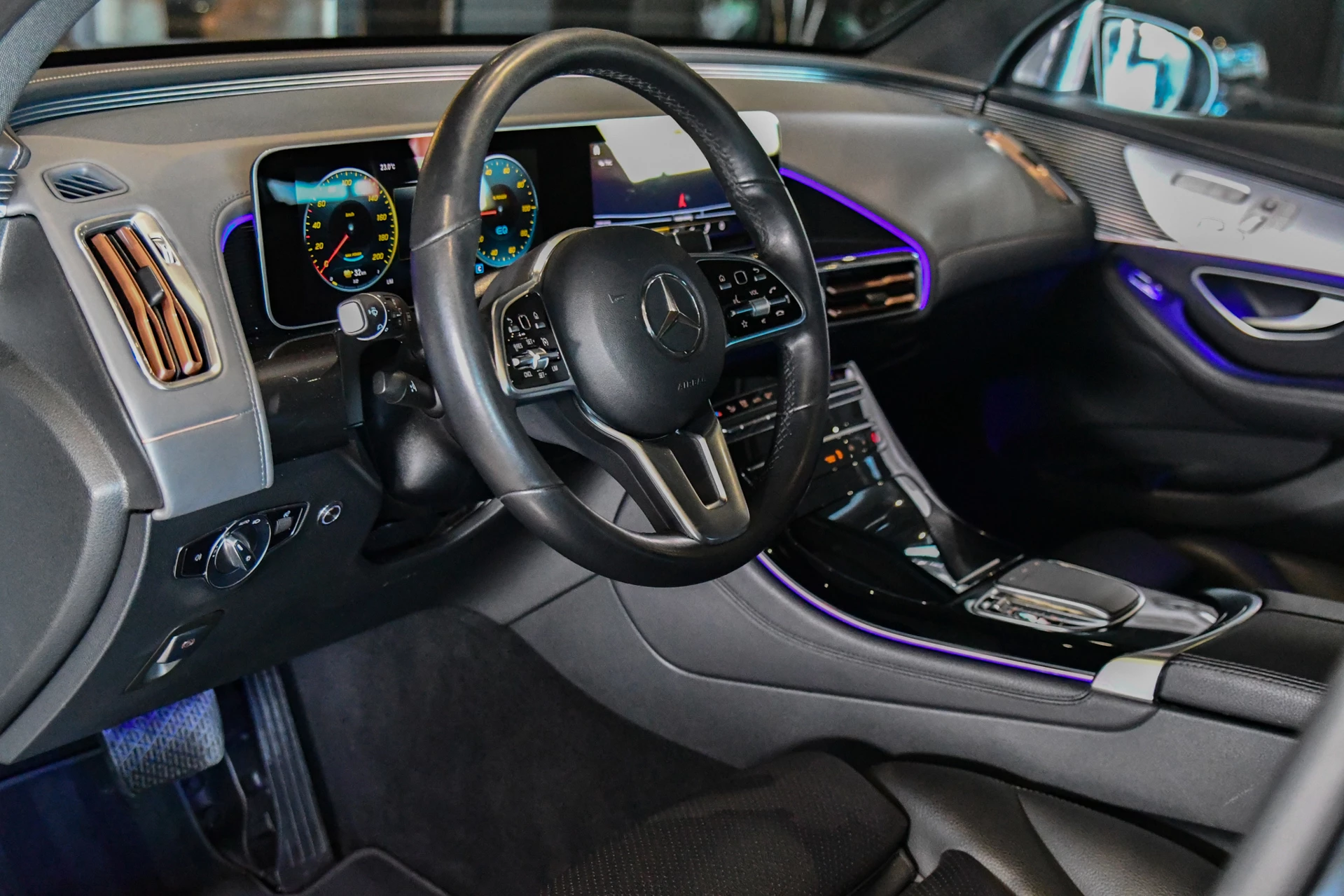 Hoofdafbeelding Mercedes-Benz EQC