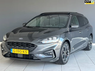 Hoofdafbeelding Ford Focus Ford Focus Wagon 1.0 EcoBoost ST Line Business Panorama Trekhaak