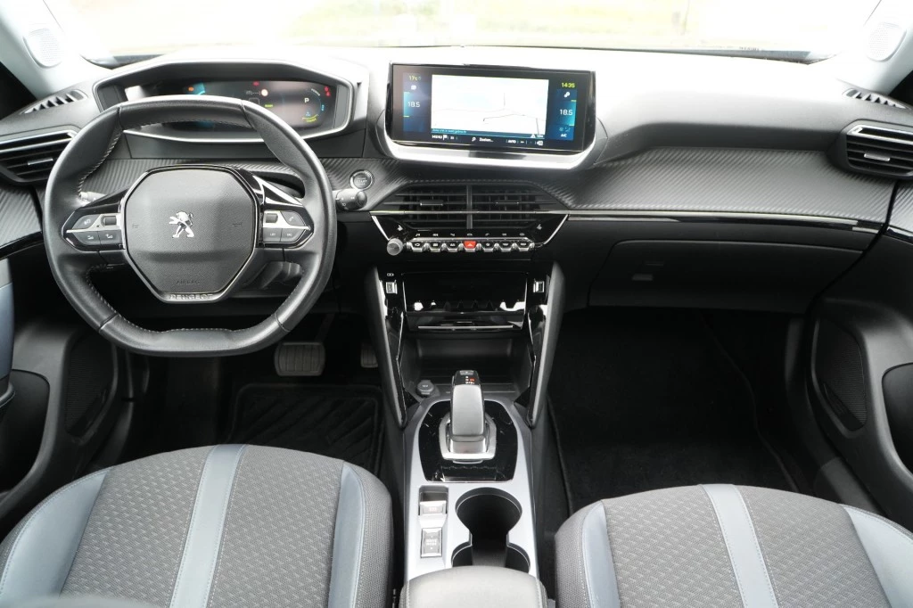 Hoofdafbeelding Peugeot e-2008