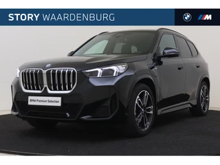 BMW X1 xDrive30e High Executive M Sport Automaat / Sportstoelen / Trekhaak / Adaptieve LED / M Adaptief onderstel / Comfort Access / Head-Up / Harman-Kardon / BMW Live Cockpit Professional