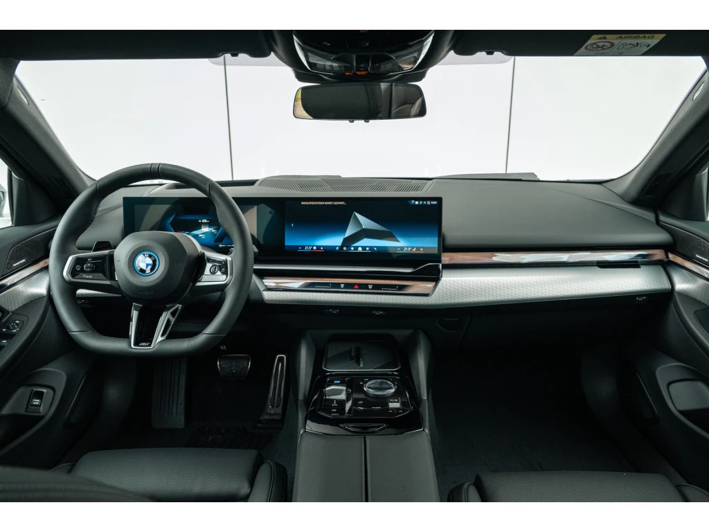 Hoofdafbeelding BMW i5