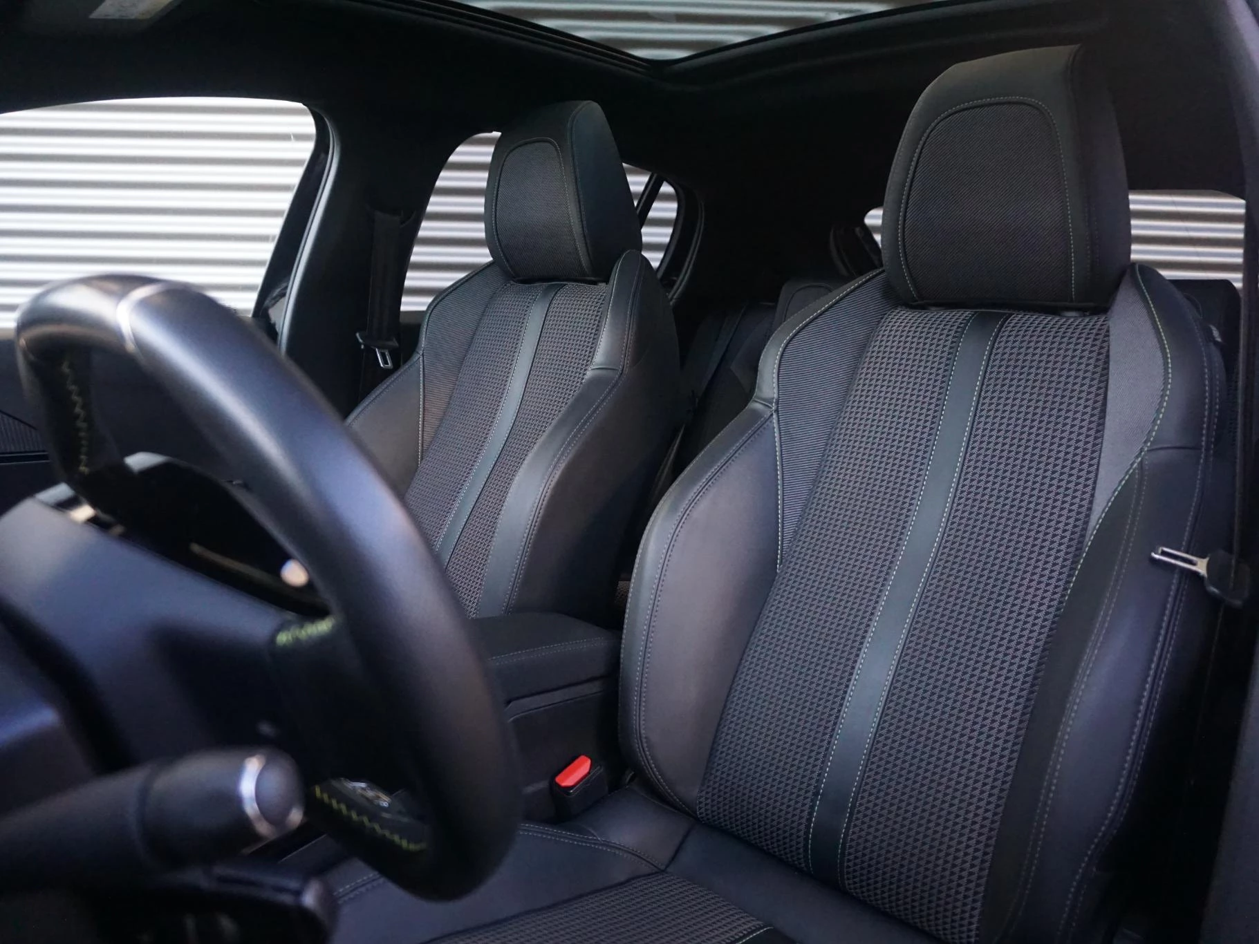 Hoofdafbeelding Peugeot e-208