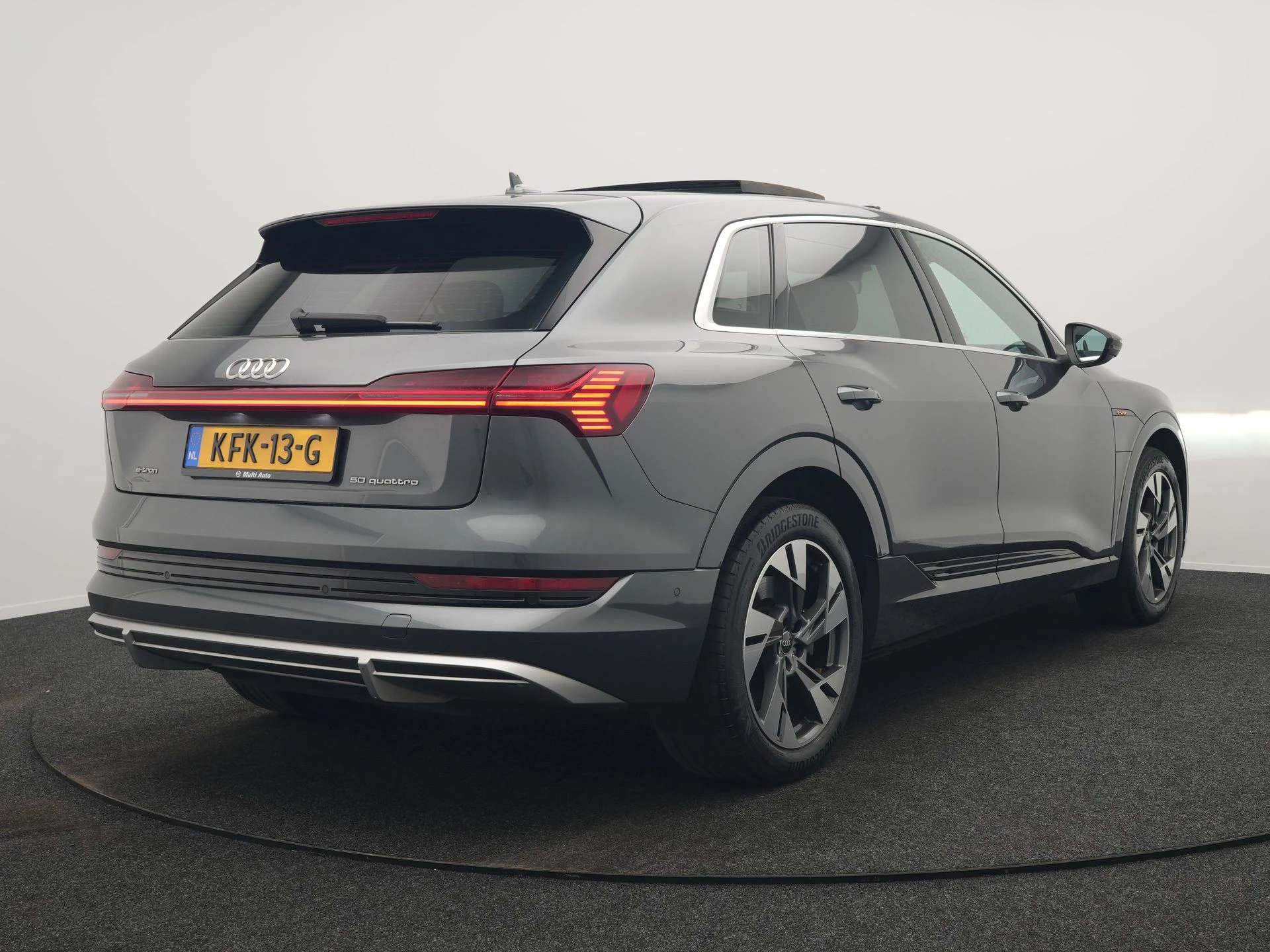 Hoofdafbeelding Audi e-tron