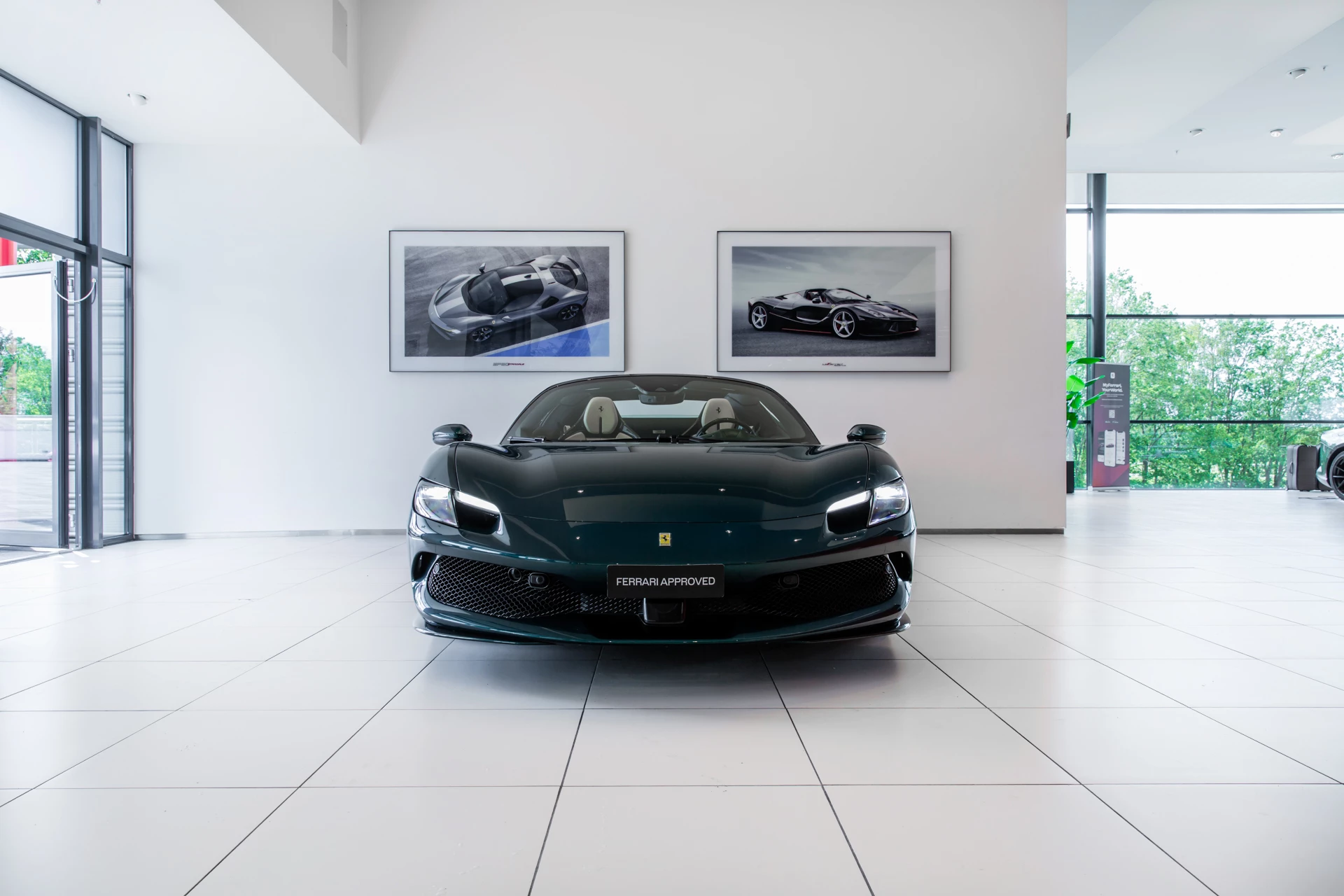 Hoofdafbeelding Ferrari 296