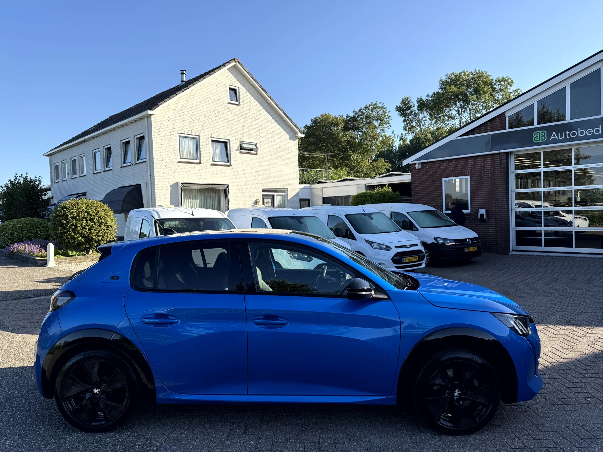 Hoofdafbeelding Peugeot e-208