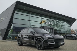 Porsche Cayenne S 2.9 S 441pk Panoramadak Trekhaak elektrisch Comfortstoelen Black edition Luchtvering DAB Sfeerverlichting