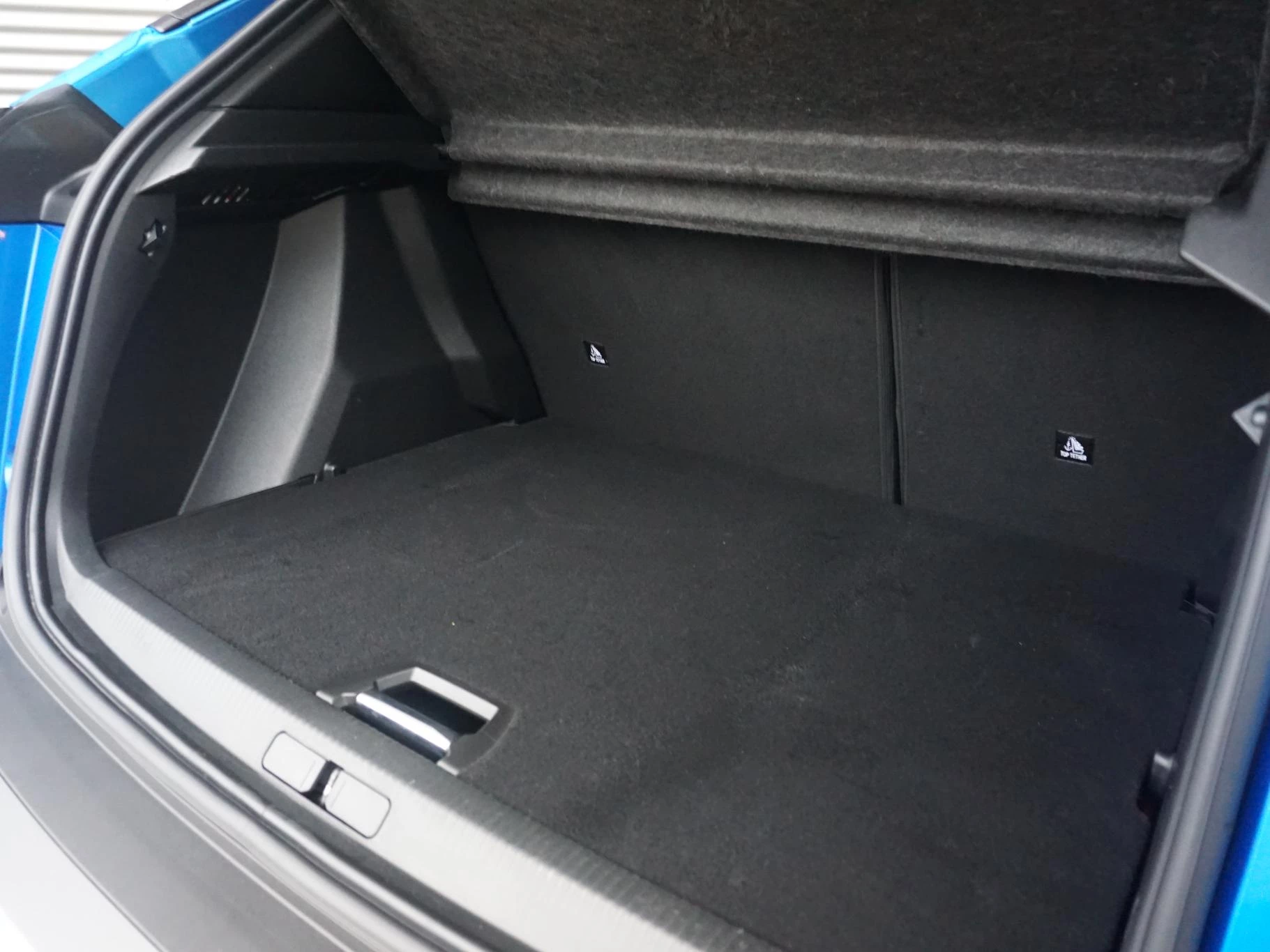 Hoofdafbeelding Peugeot e-2008