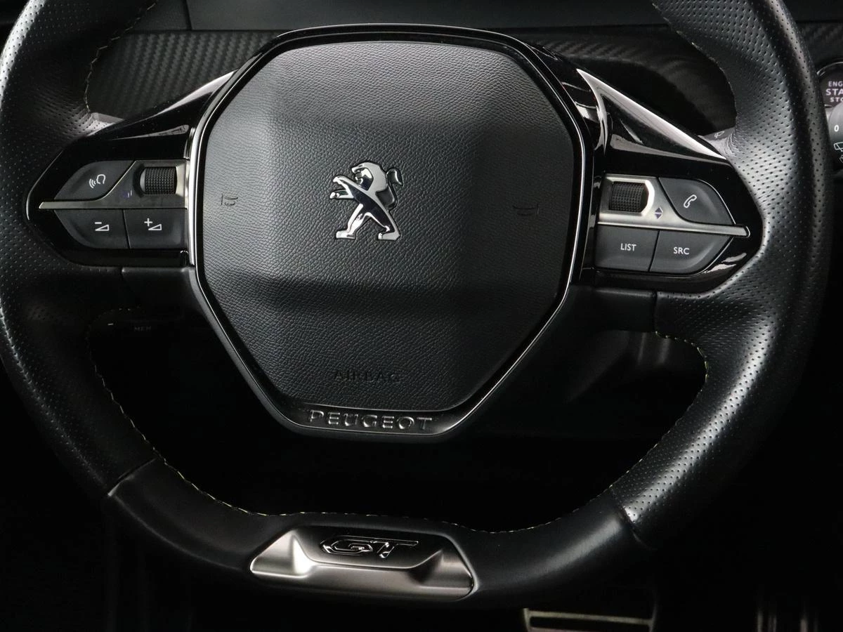 Hoofdafbeelding Peugeot e-2008