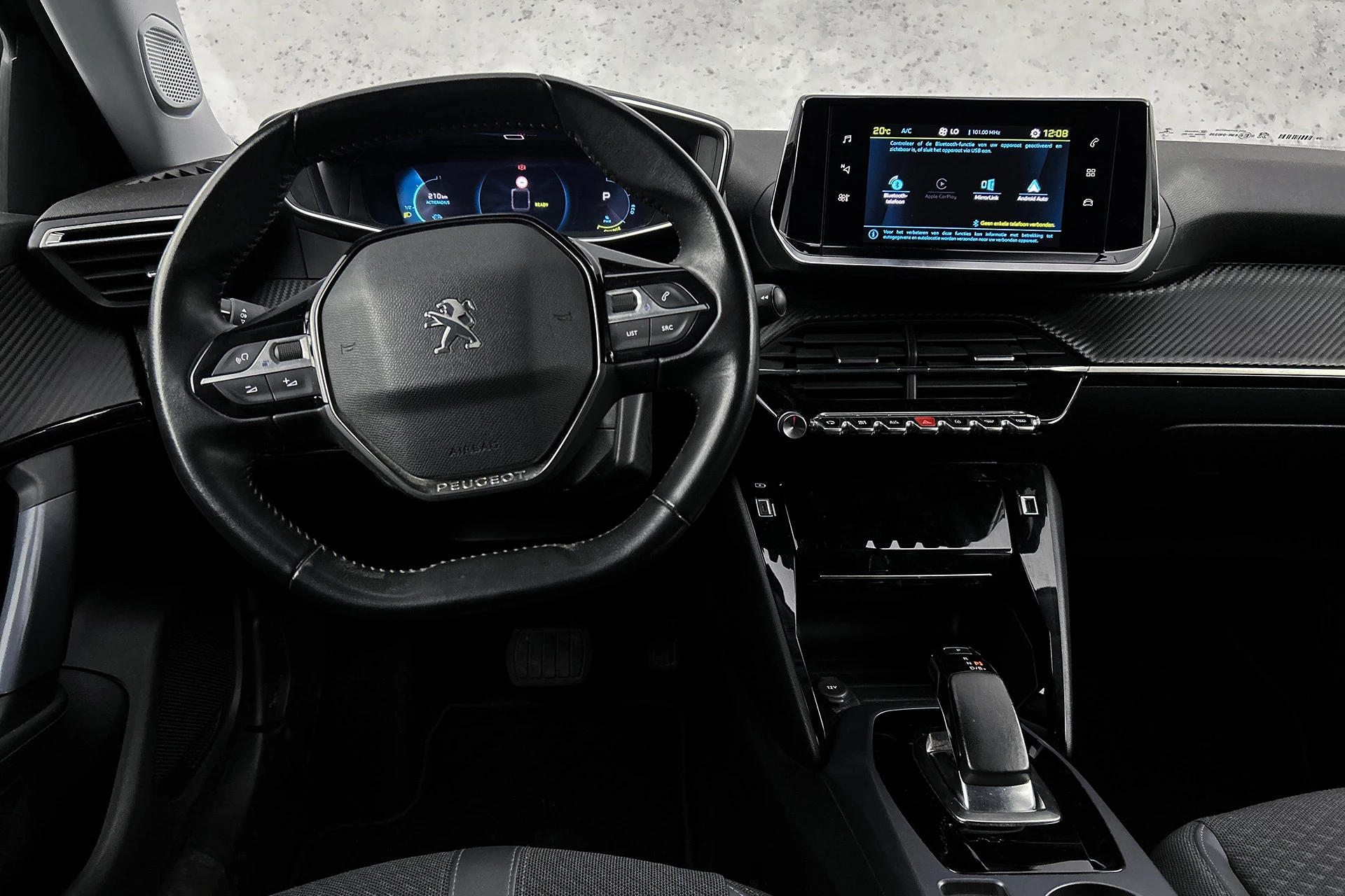 Hoofdafbeelding Peugeot e-2008