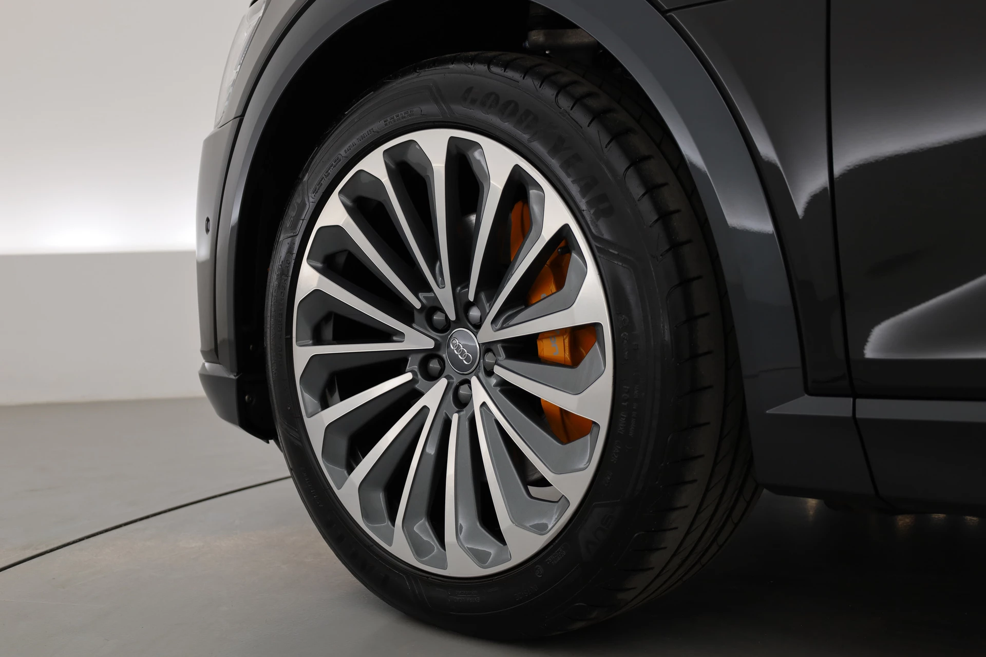 Hoofdafbeelding Audi e-tron