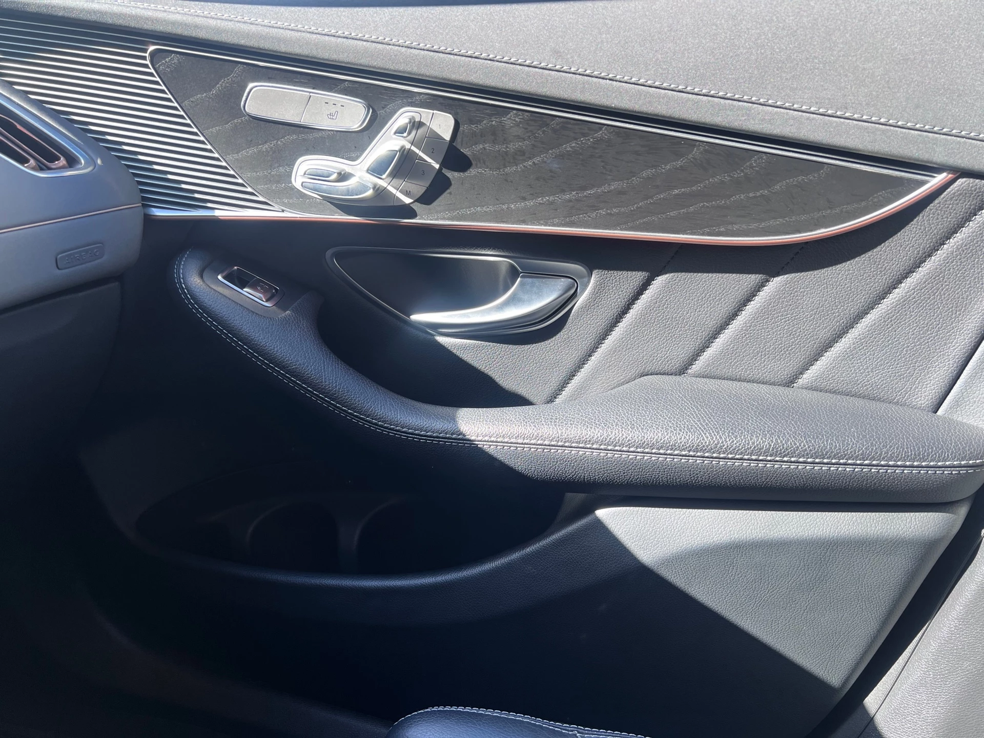 Hoofdafbeelding Mercedes-Benz EQC