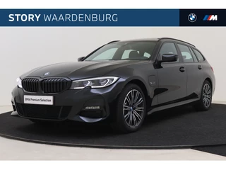 BMW 3 Serie Touring 330e High Executive M-Sport Automaat / Panoramadak / M Adaptief onderstel / Sportstoelen / Laserlight / Live Cockpit Professional / Sport Steering / Parking Assistant
