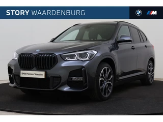 BMW X1 xDrive25e M Sport Automaat / Panoramadak / Sportstoelen / Head-Up / Achteruitrijcamera / LED
