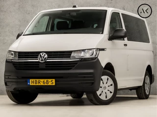 Hoofdafbeelding Volkswagen Transporter Volkswagen Transporter Kombi 2.0 TDI L1H1 (9 PERSOONS, LEDER, APPLE CARPLAY, GROOT NAVI, NIEUWE APK, ELEK RAMEN, CRUISE, TREKHAAK, NIEUWSTAAT)