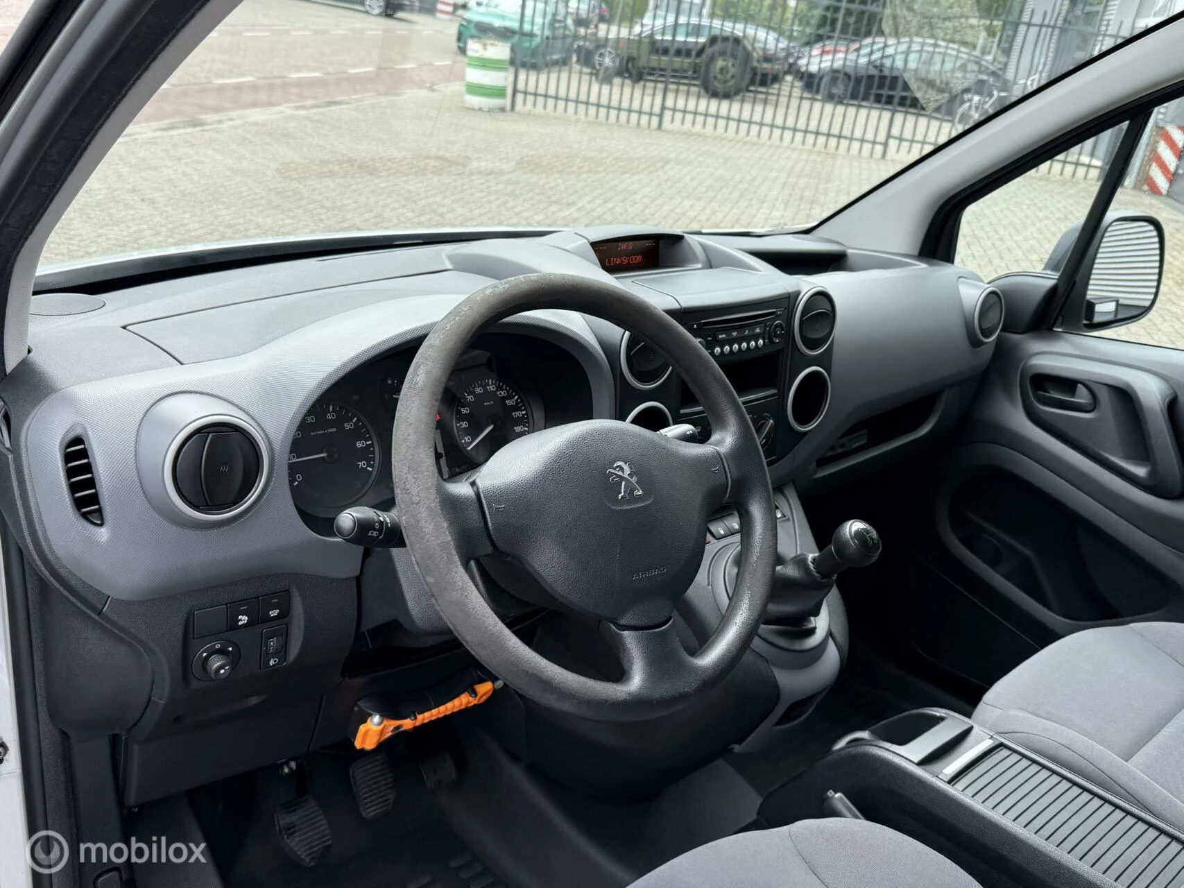 Hoofdafbeelding Peugeot Partner