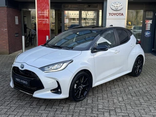 Toyota Yaris 1.5 Hybrid EXECUTIVE BI-TONE STOELVERW 17'' LM-VELGEN HEAD-UP LEER PARK-SENSOREN NAVI APPLE/ANDROID LED CAMERA CLIMA PRIVACY GLASS KEYLESS
