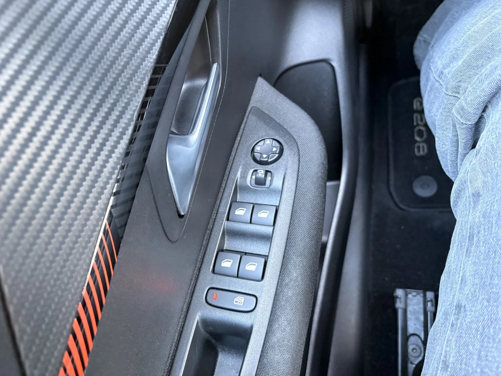 Hoofdafbeelding Peugeot e-208