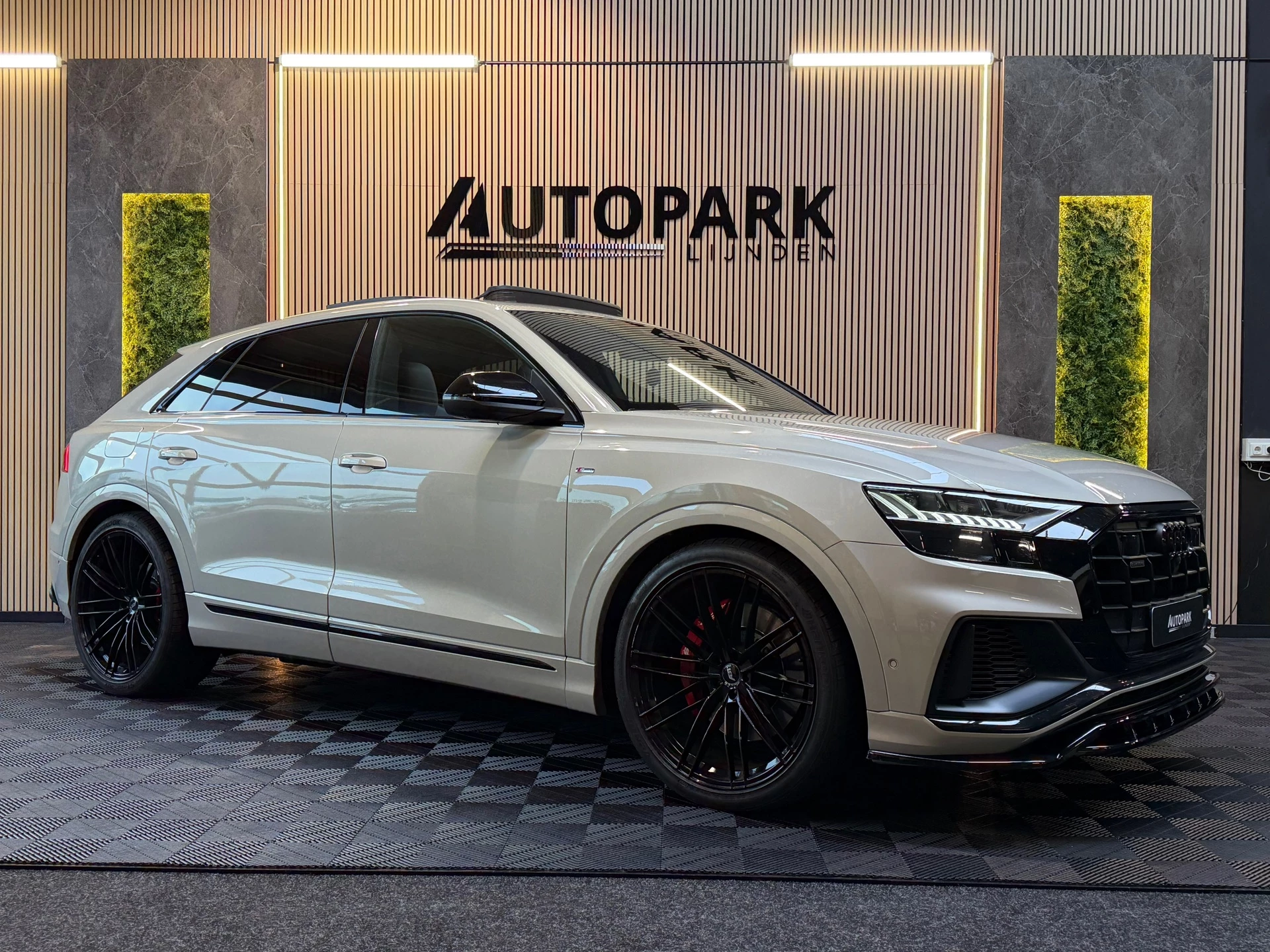 Hoofdafbeelding Audi Q8