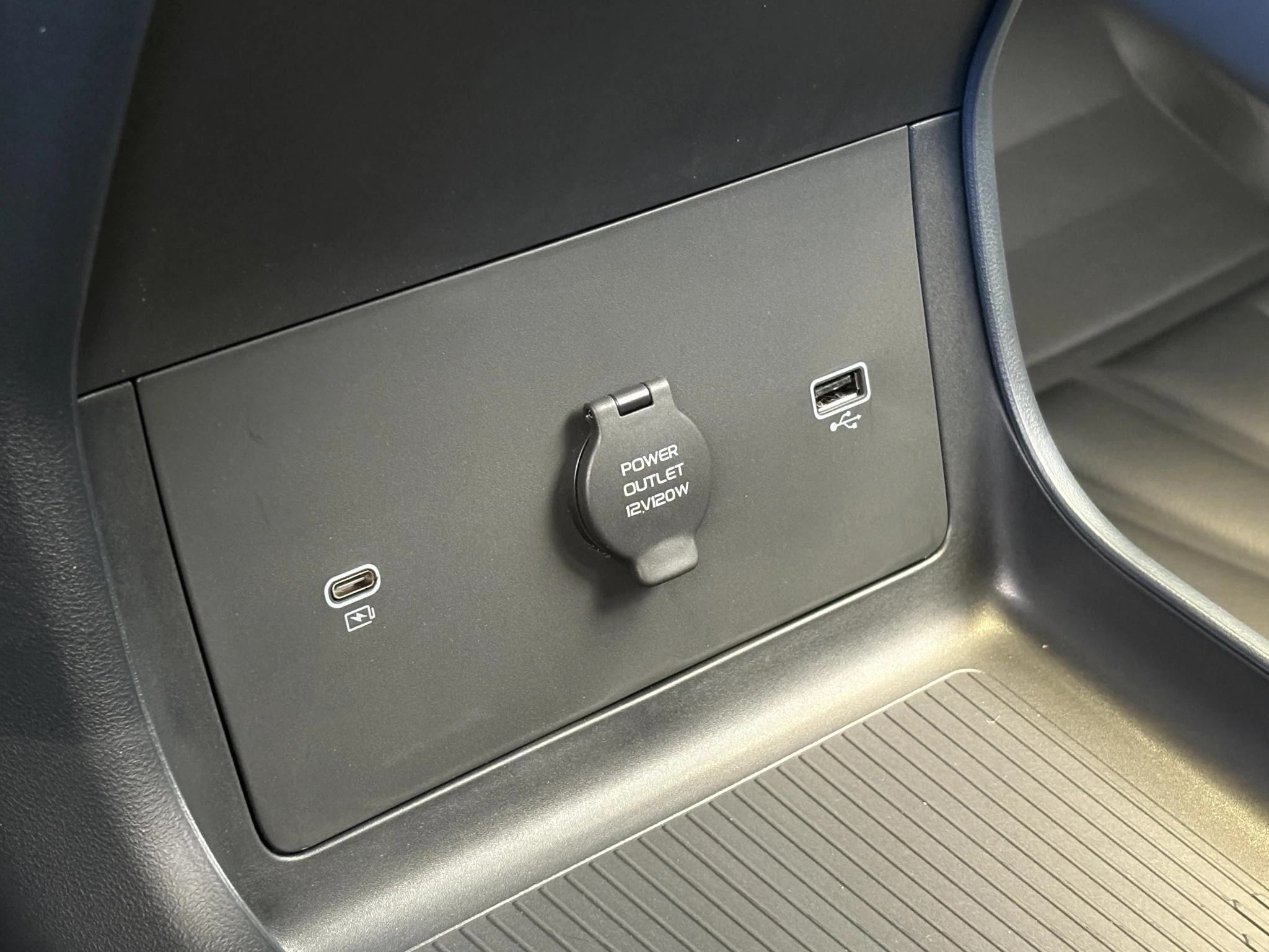 Hoofdafbeelding Geely E5
