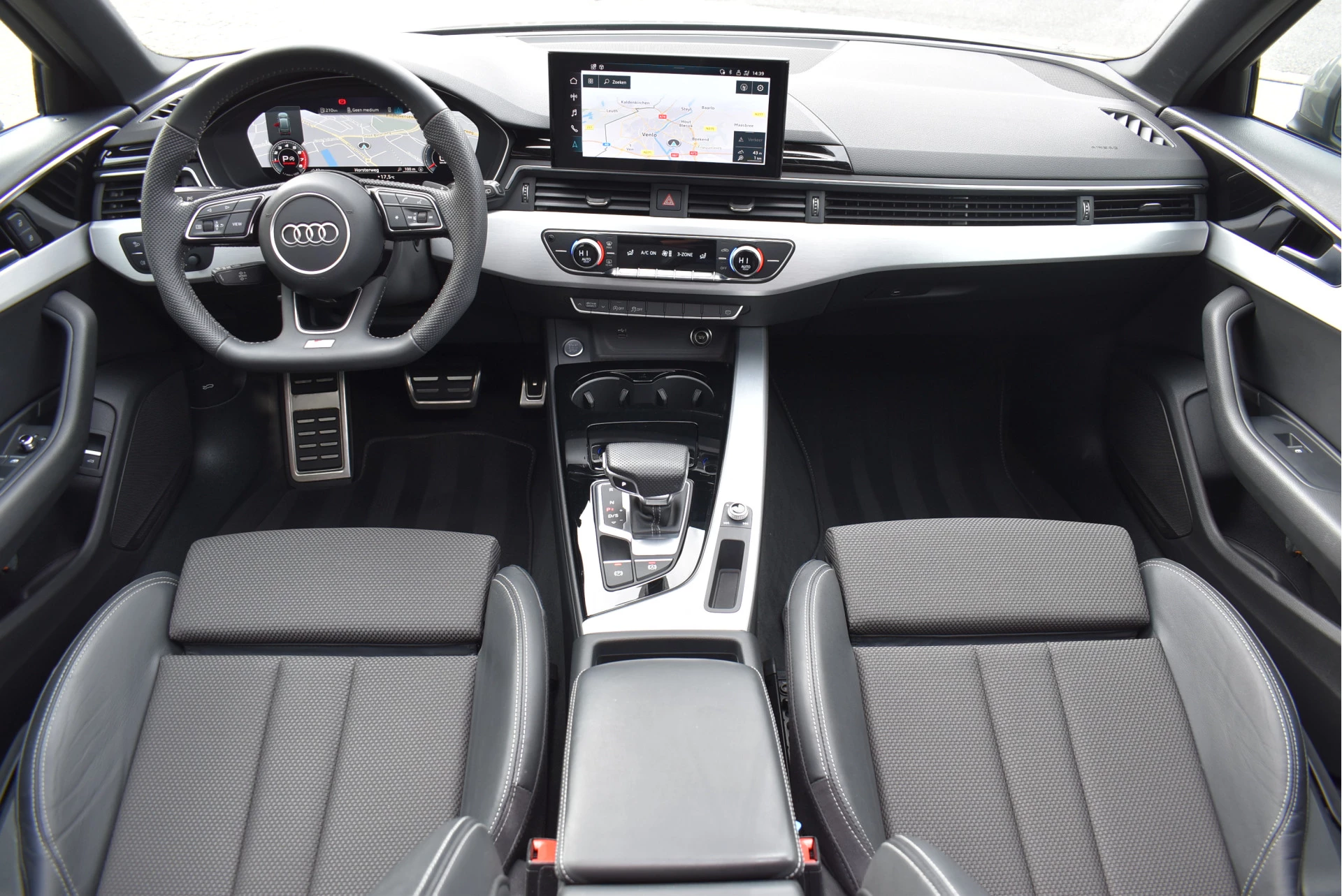 Hoofdafbeelding Audi A4